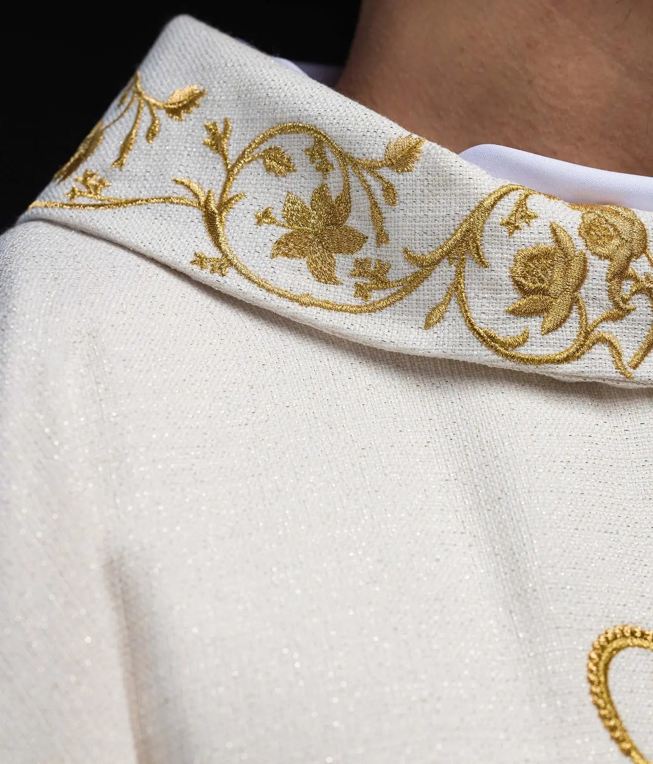 Liturgical chasuble with embroidered Marian Coat of Arms and Crown