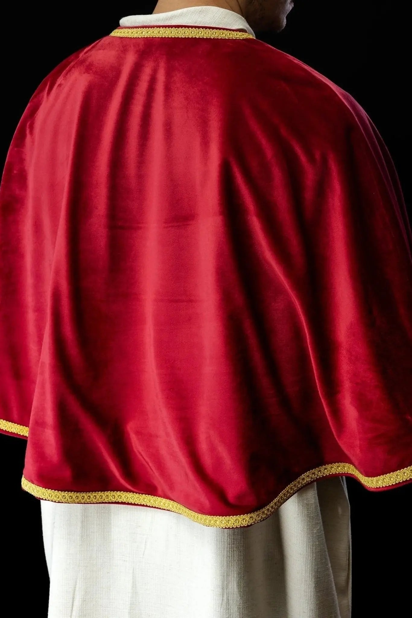 Capa de terciopelo roja para monaguillo con cierre