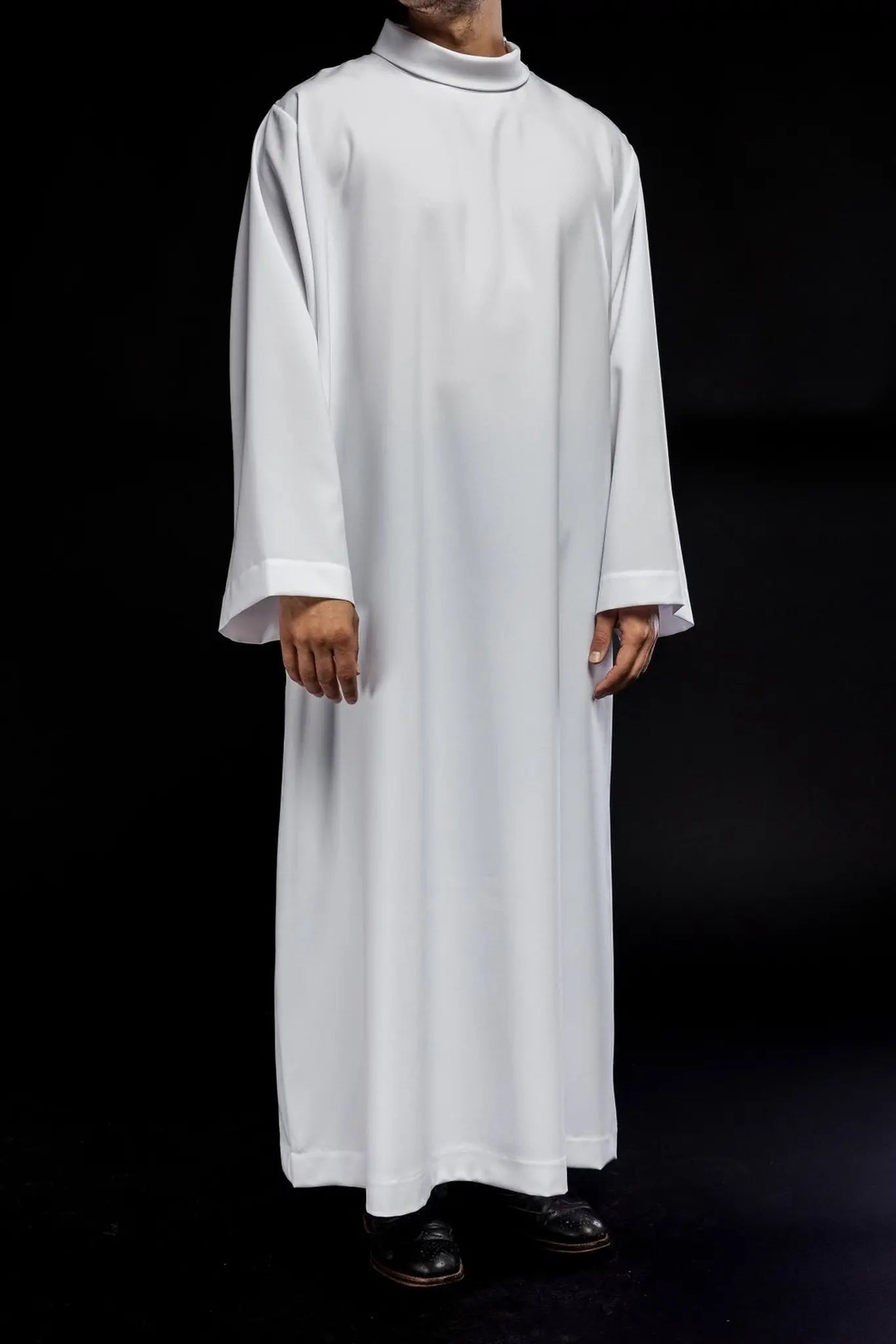 Túnica de sacerdote blanca lisa