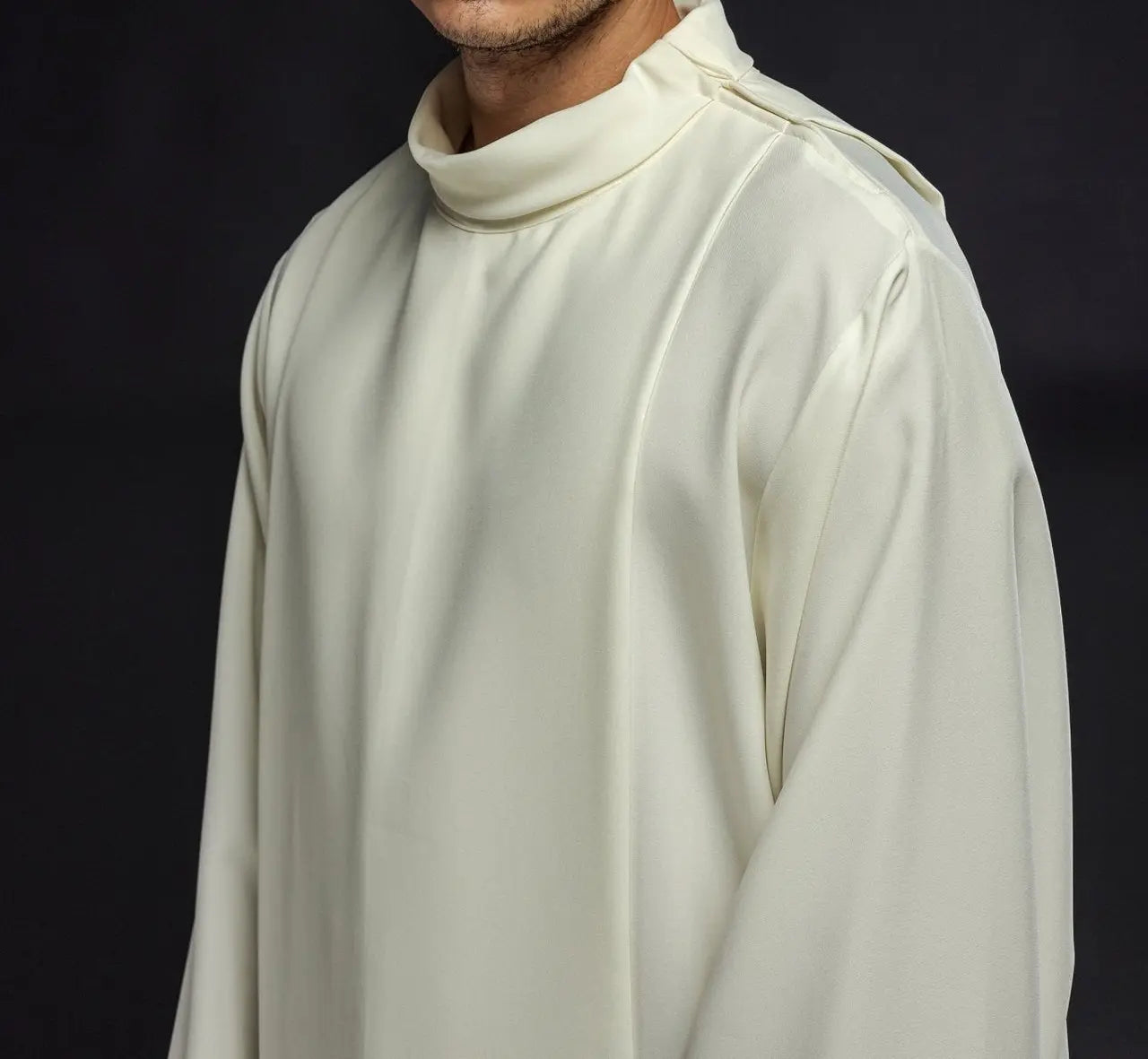 Smooth turtlenecked priest's robe Ecru
