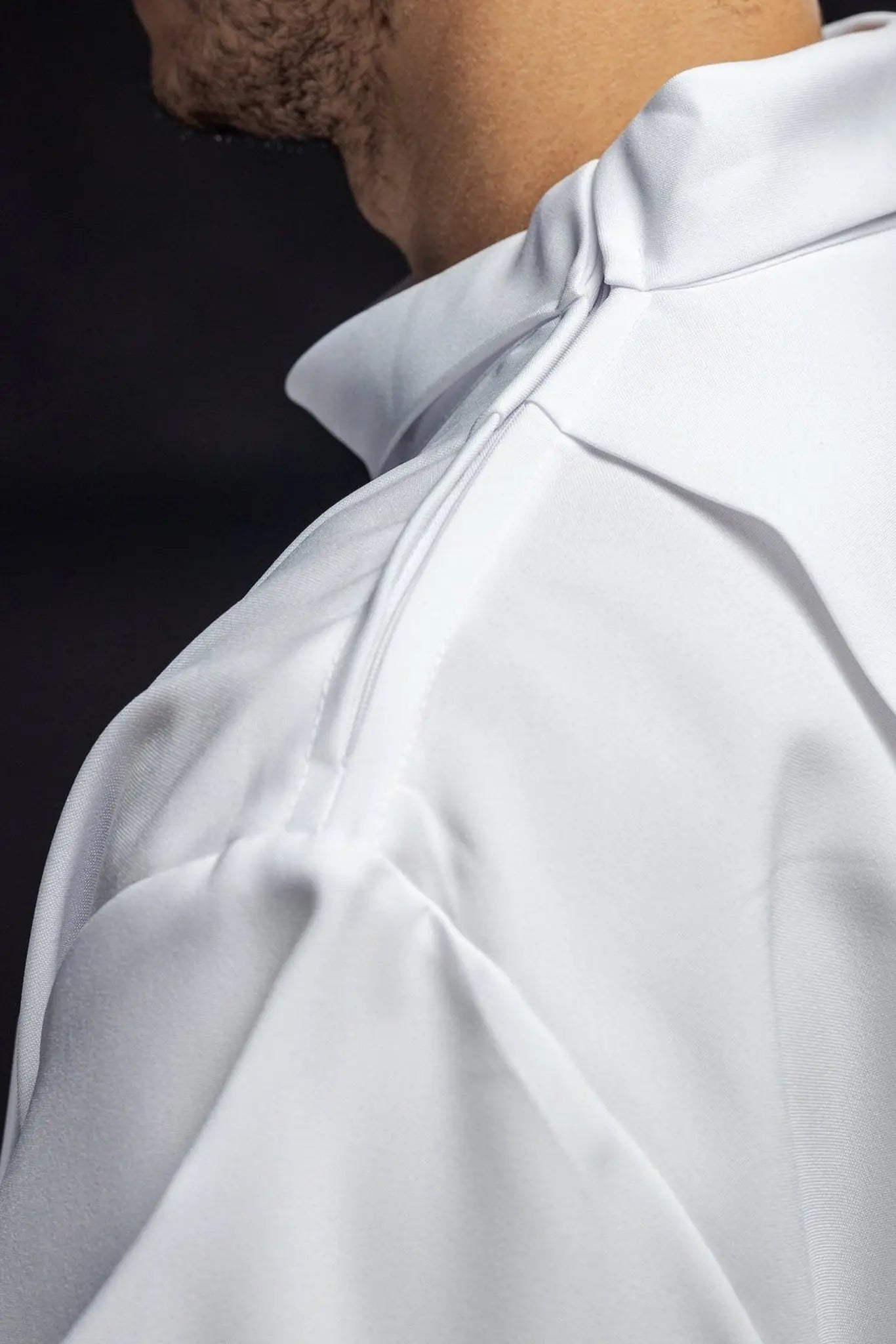 Embroidered priest's robe with turtleneck White