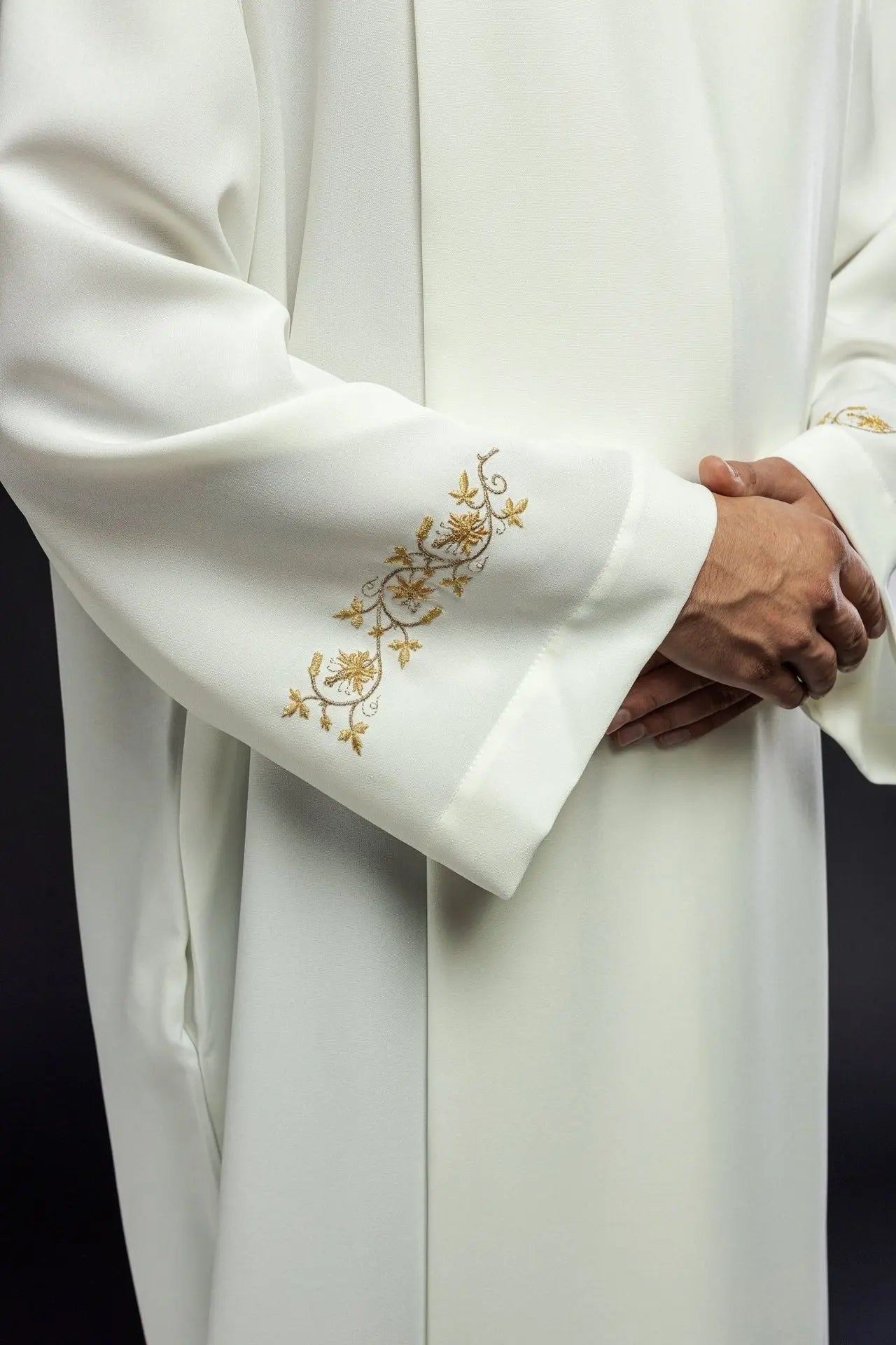 Embroidered turtleneck priest's robe Ecru