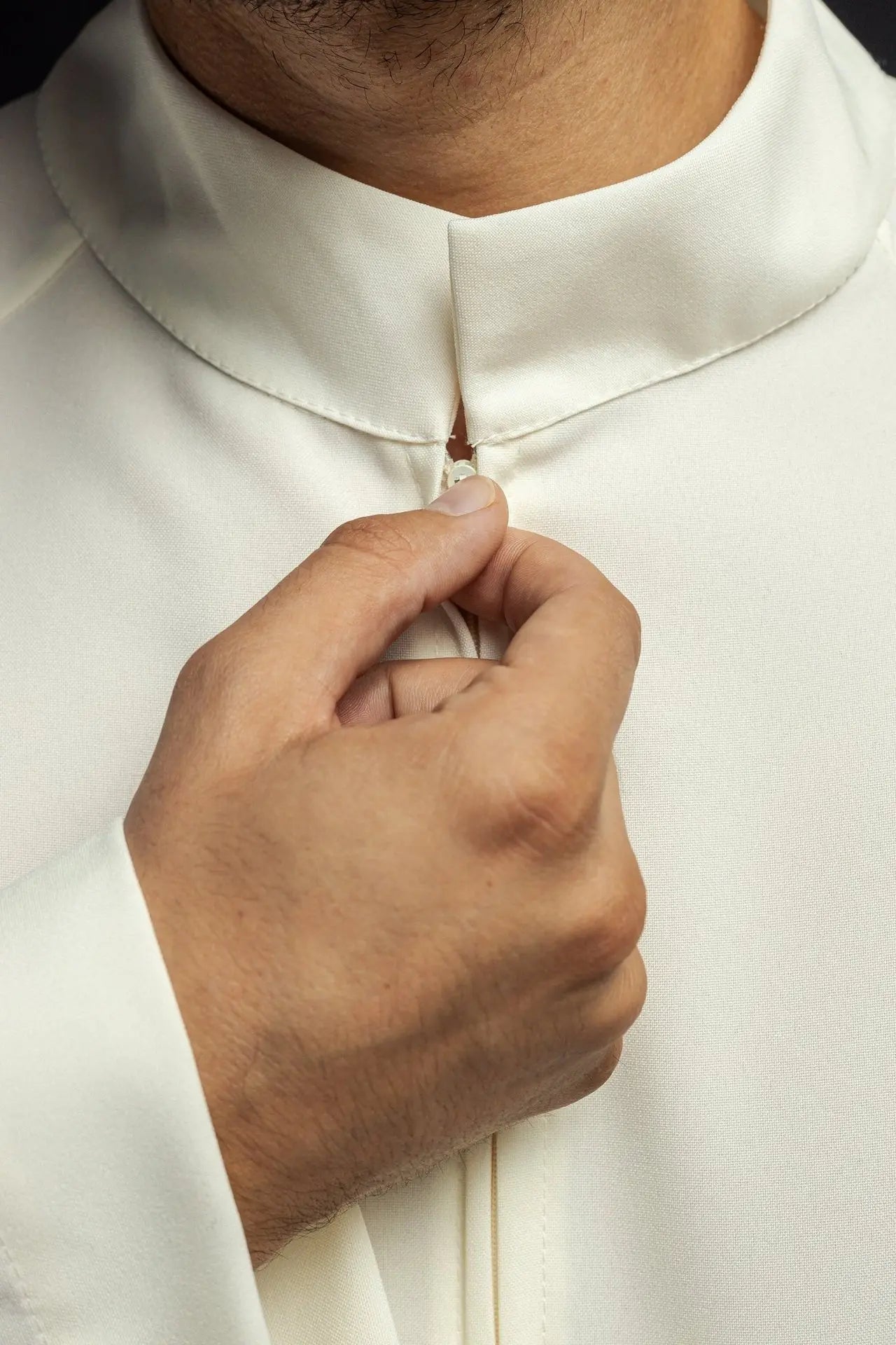 Priest's robe zip front Ecru