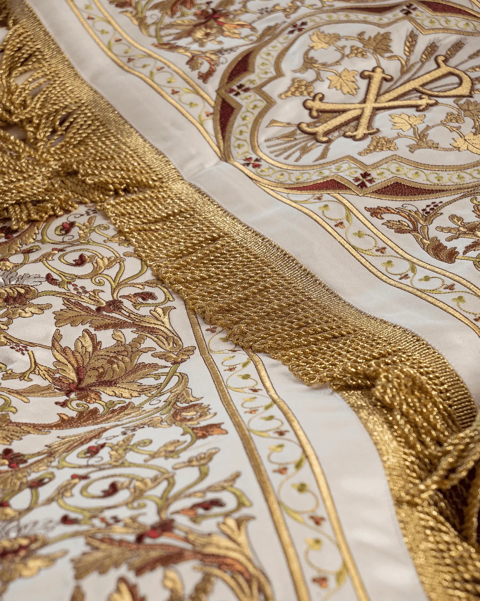 Embroidered baldachin large 160 cm x 200 cm