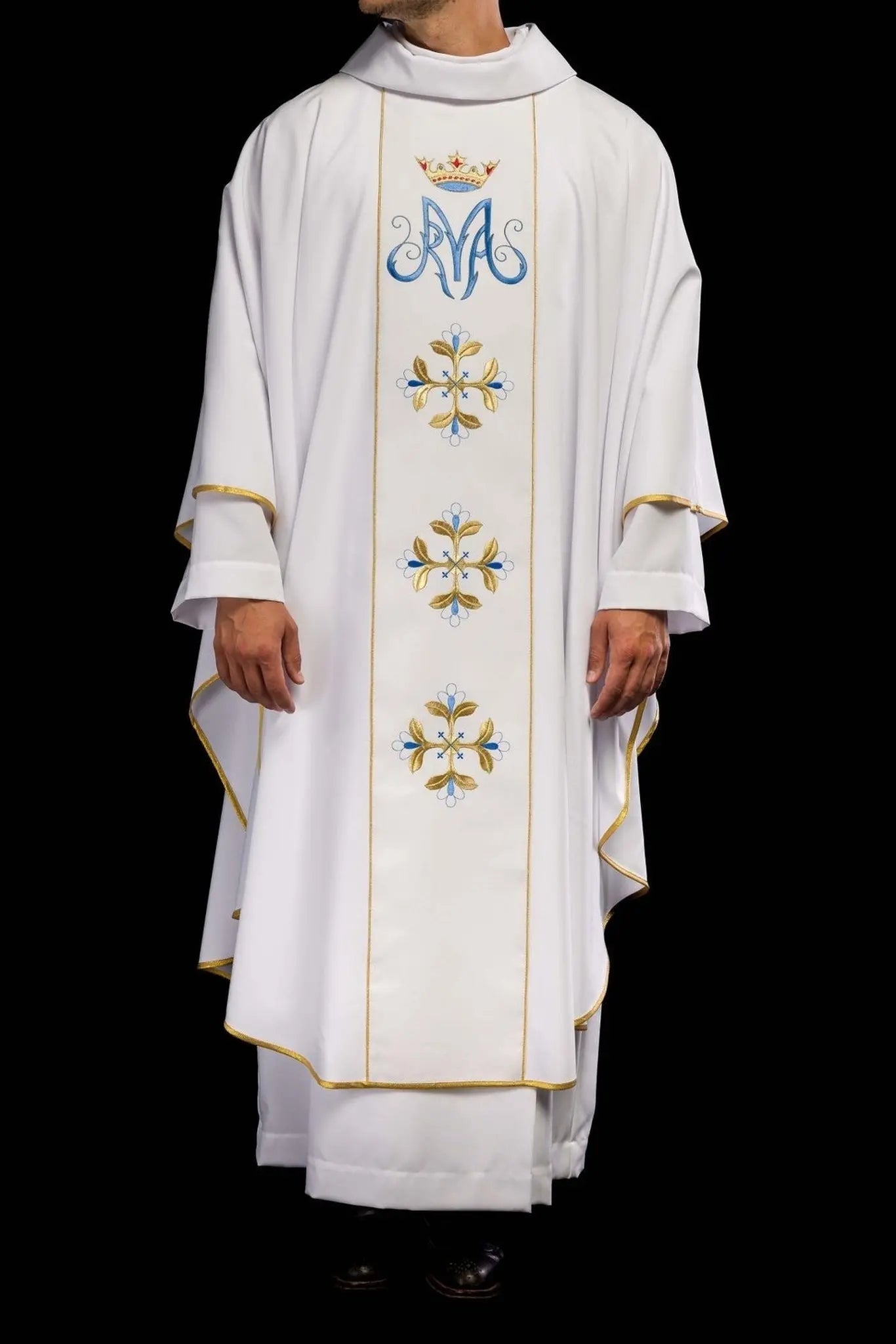 Casulla litúrgica blanca mariana con cinturón