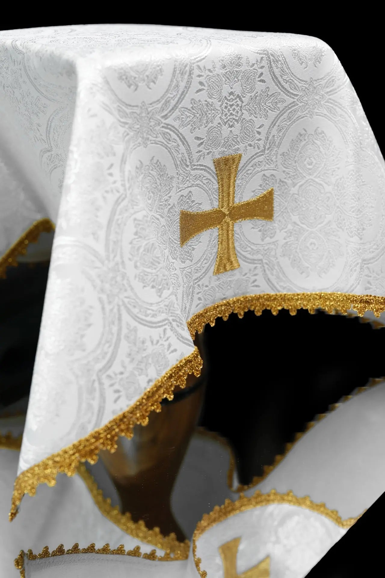 Set of chalice veils in four liturgical colors