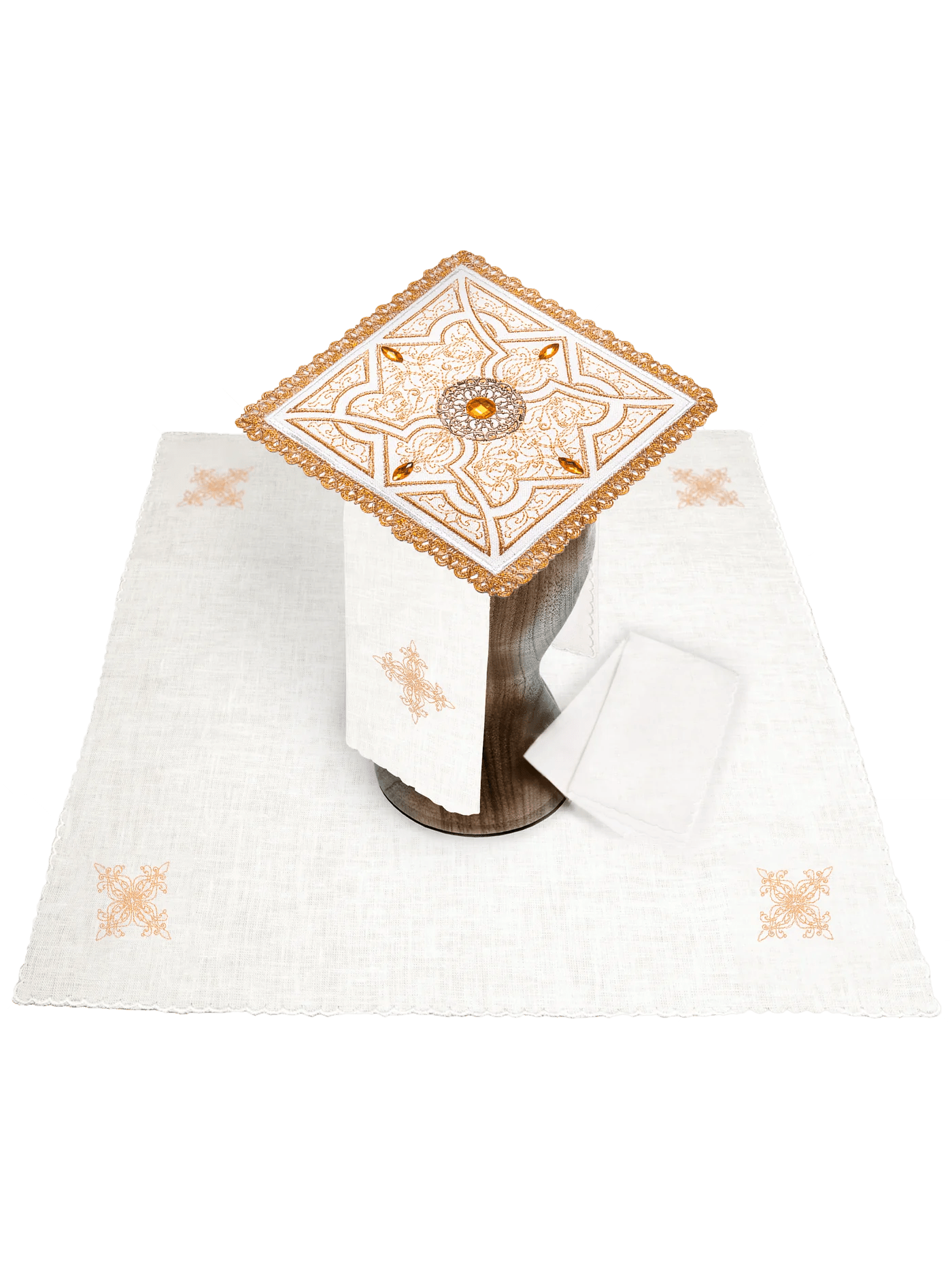 Bielizna kielichowa haftowana bogato zdobiona