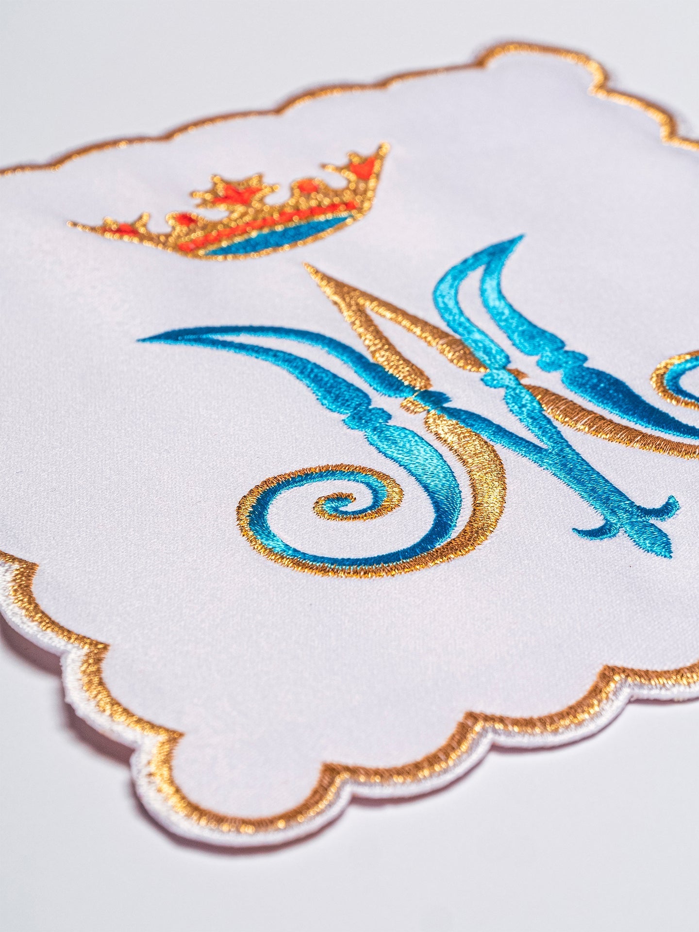 Bielizna kielichowa haftowana Maryjny