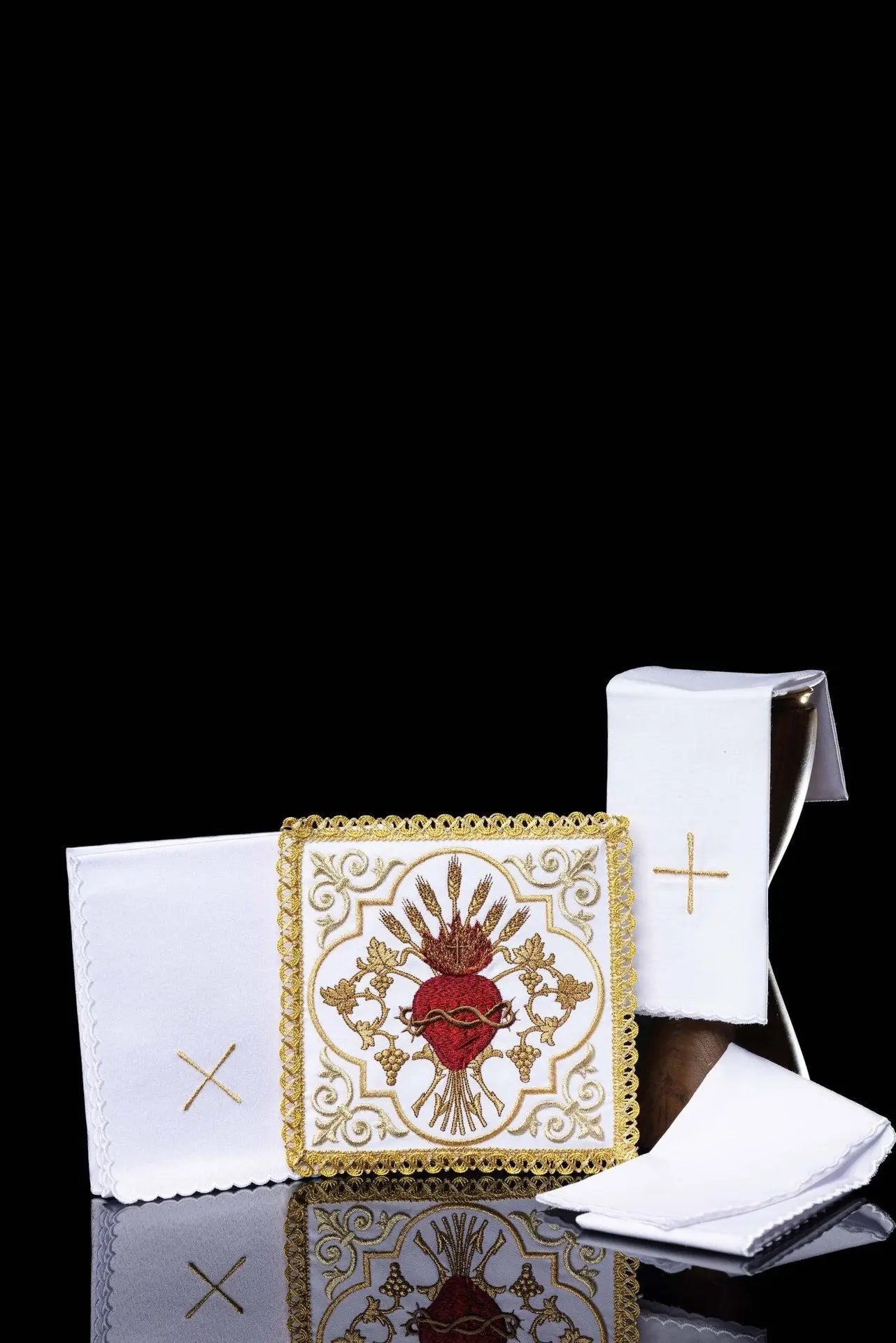 Juego de lino bordado para cáliz con el Sagrado Corazón de Jesús