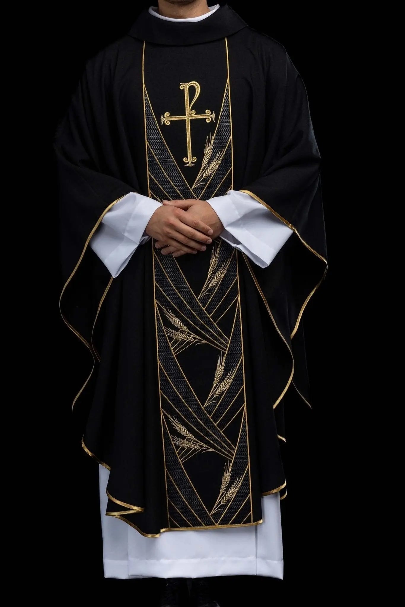 Black chasuble with embroidered PAX band and wheat motif - HAFTINA ATELIER