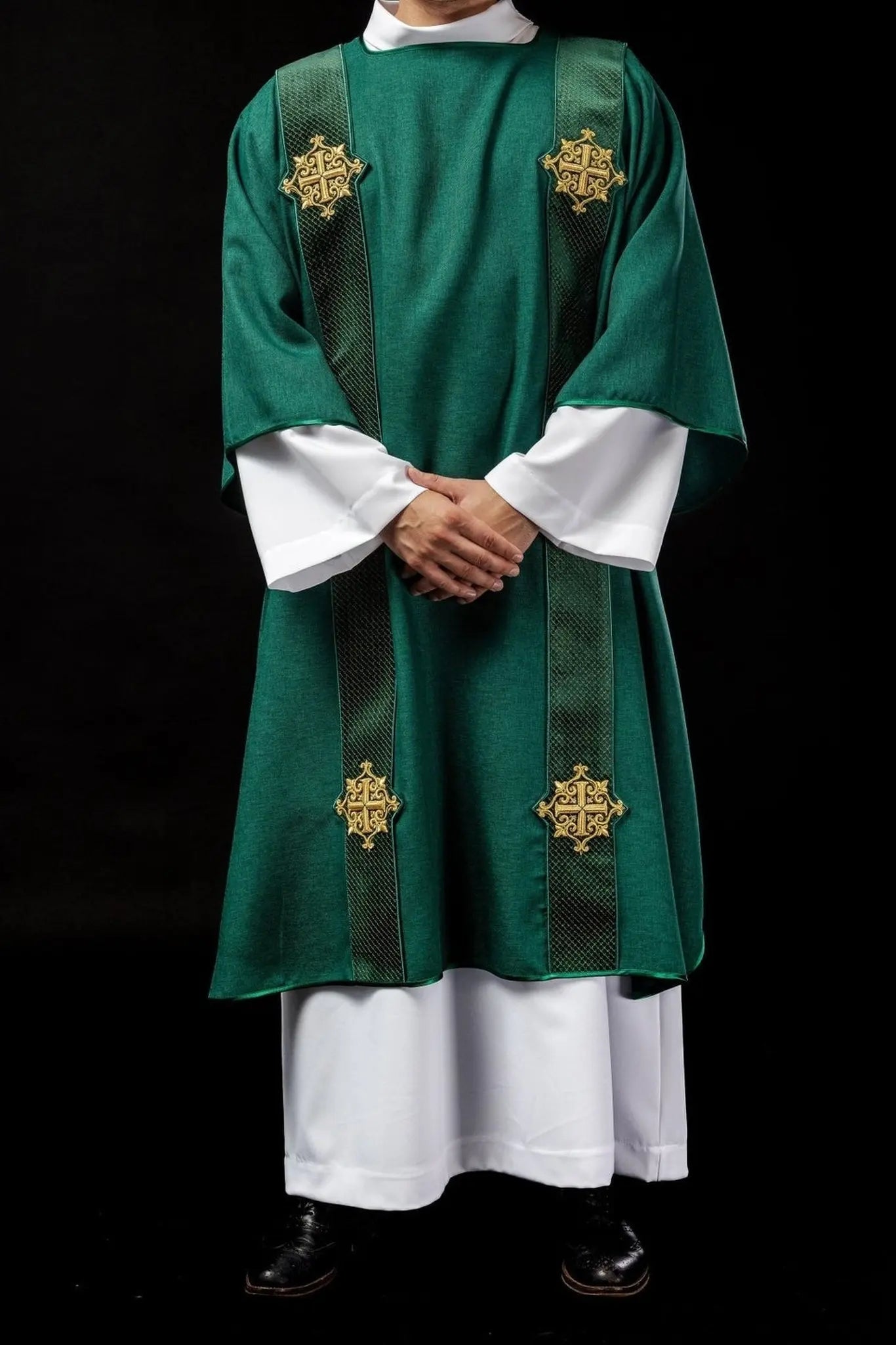 Dalmatica de terciopelo con rayas y símbolos de cruz – verde