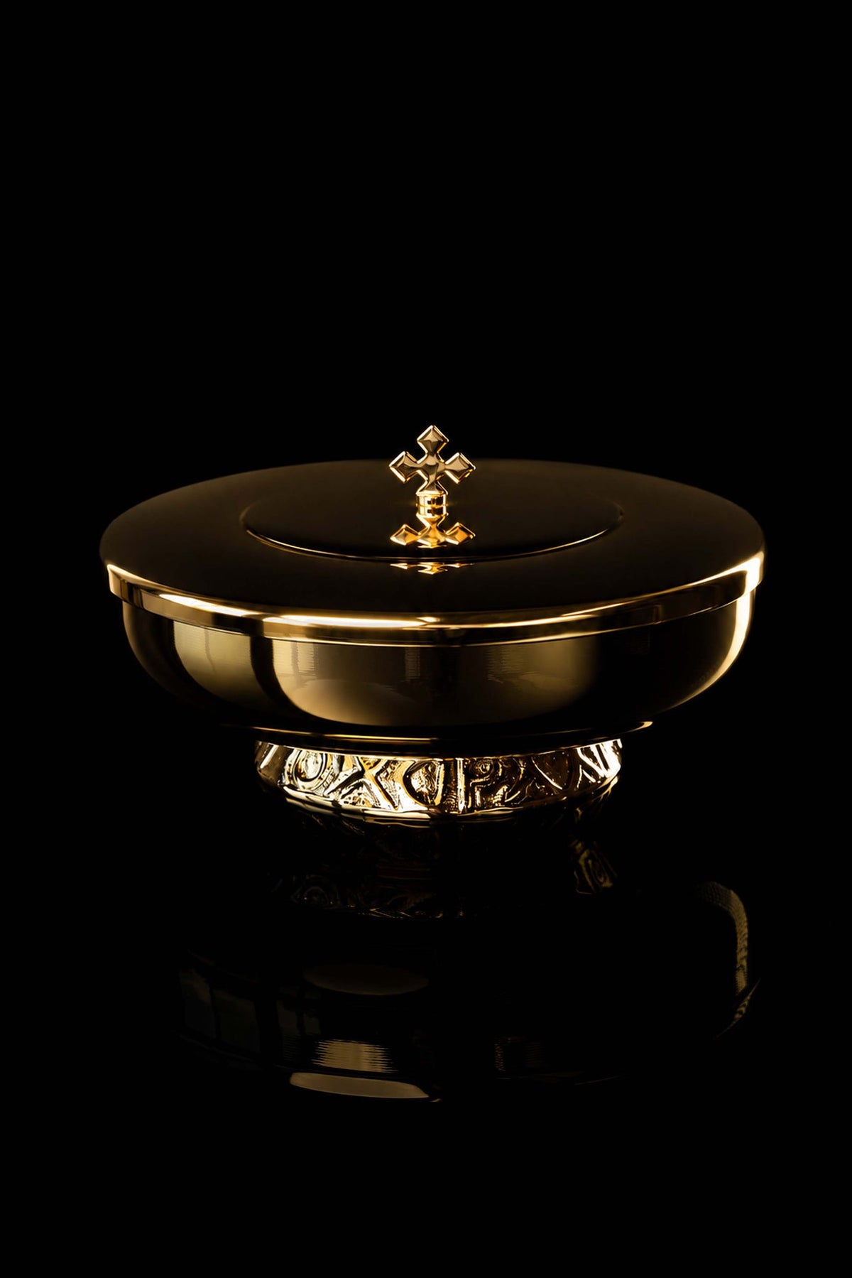 Gold-plated Ciborium with Decorative Cross, 6.25 in (16 cm), front view
