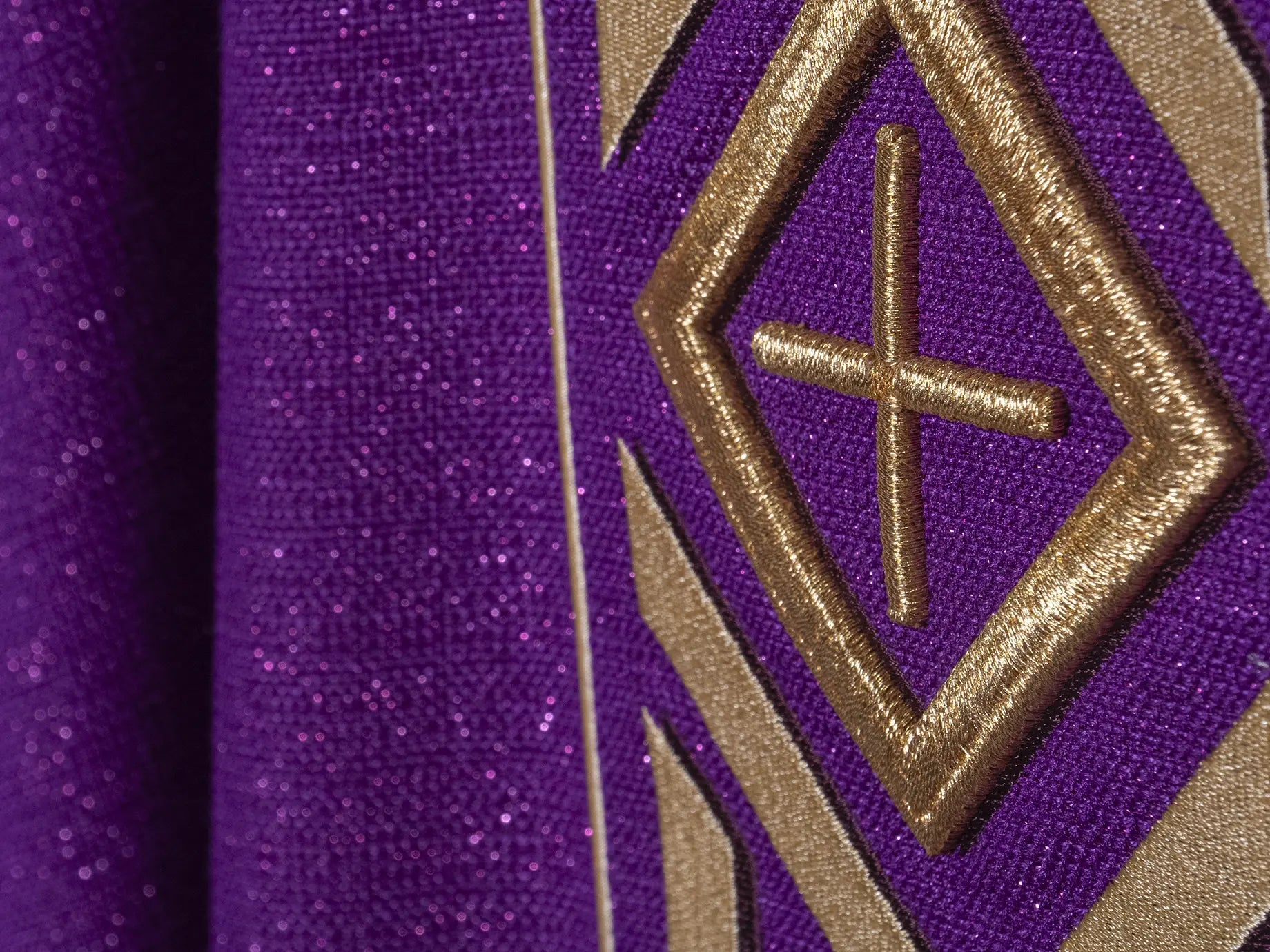 Embroidered Violet Liturgical Chasuble with Cross and Decoration - HAFTINA ATELIER