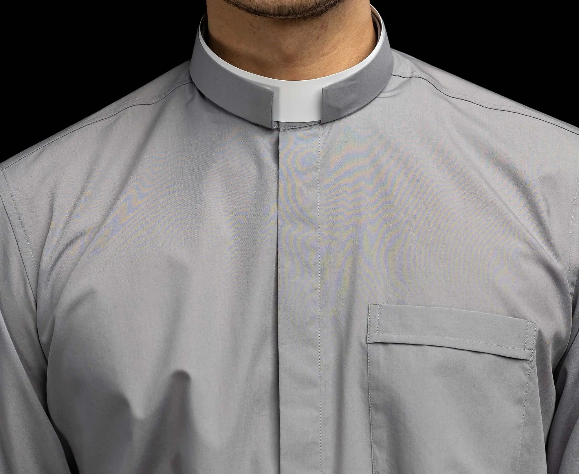 Camisa Clerical Romana Gris Claro de Manga Larga con Solapa de Cuello
