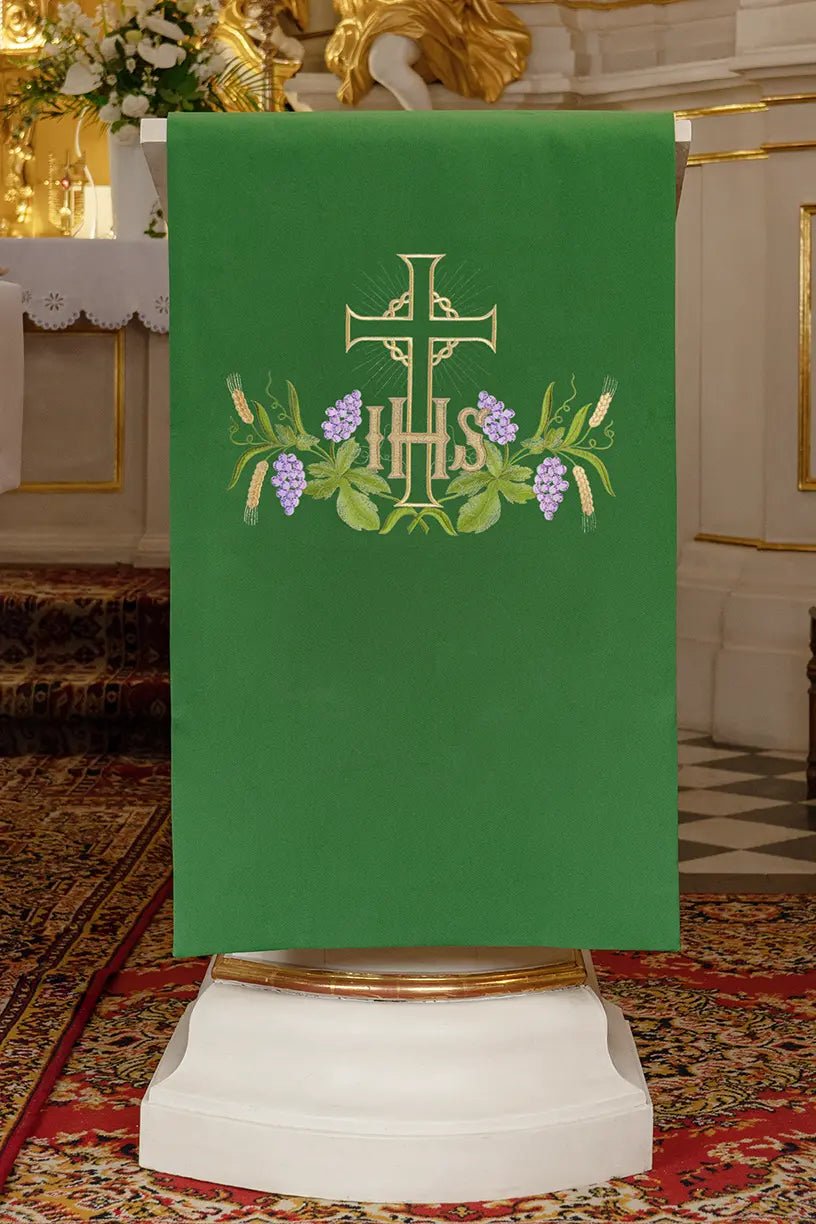 Green Lectern Hanging with IHS and Cross Embroidery - HAFTINA ATELIER