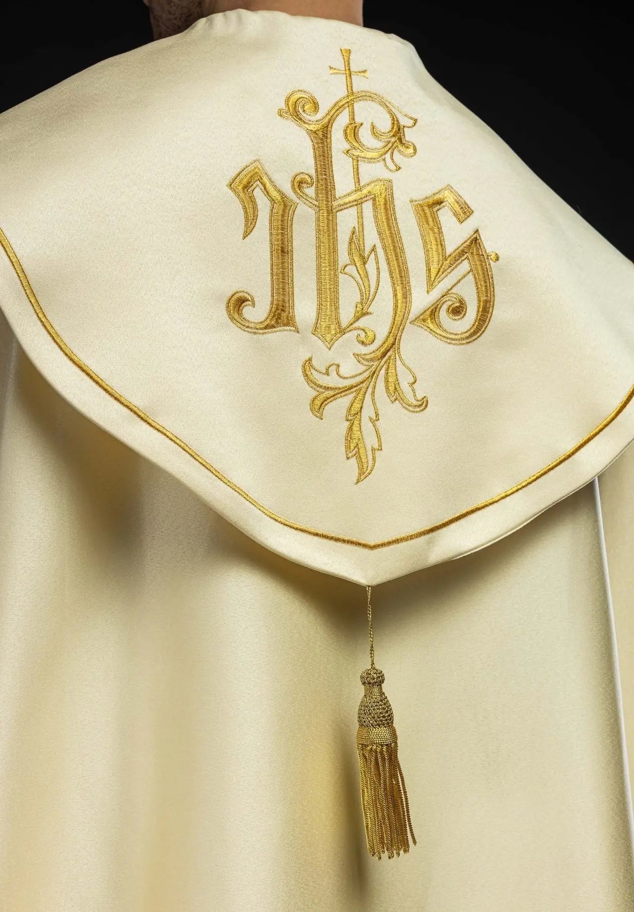 Eucharistic cape IHS monogram