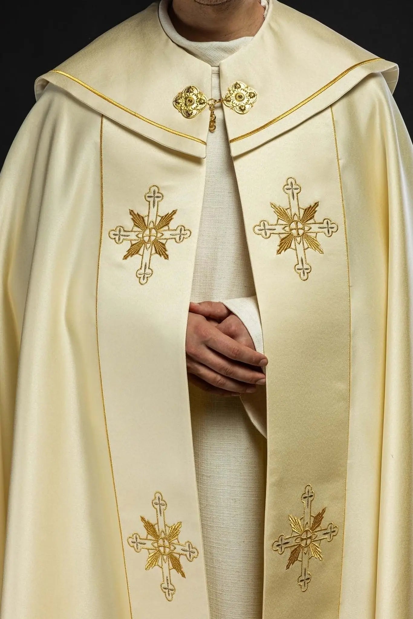 Eucharistic cape IHS monogram