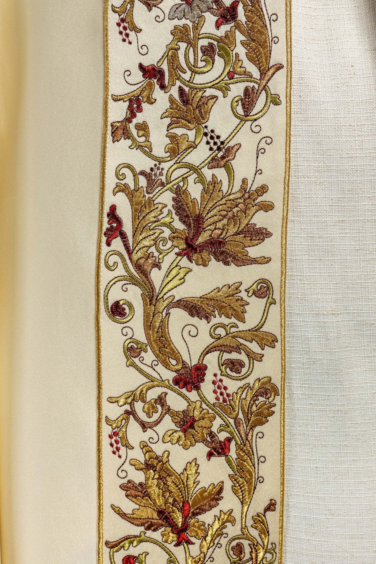 Kapa eucharystyczna monogramem PAX ecru