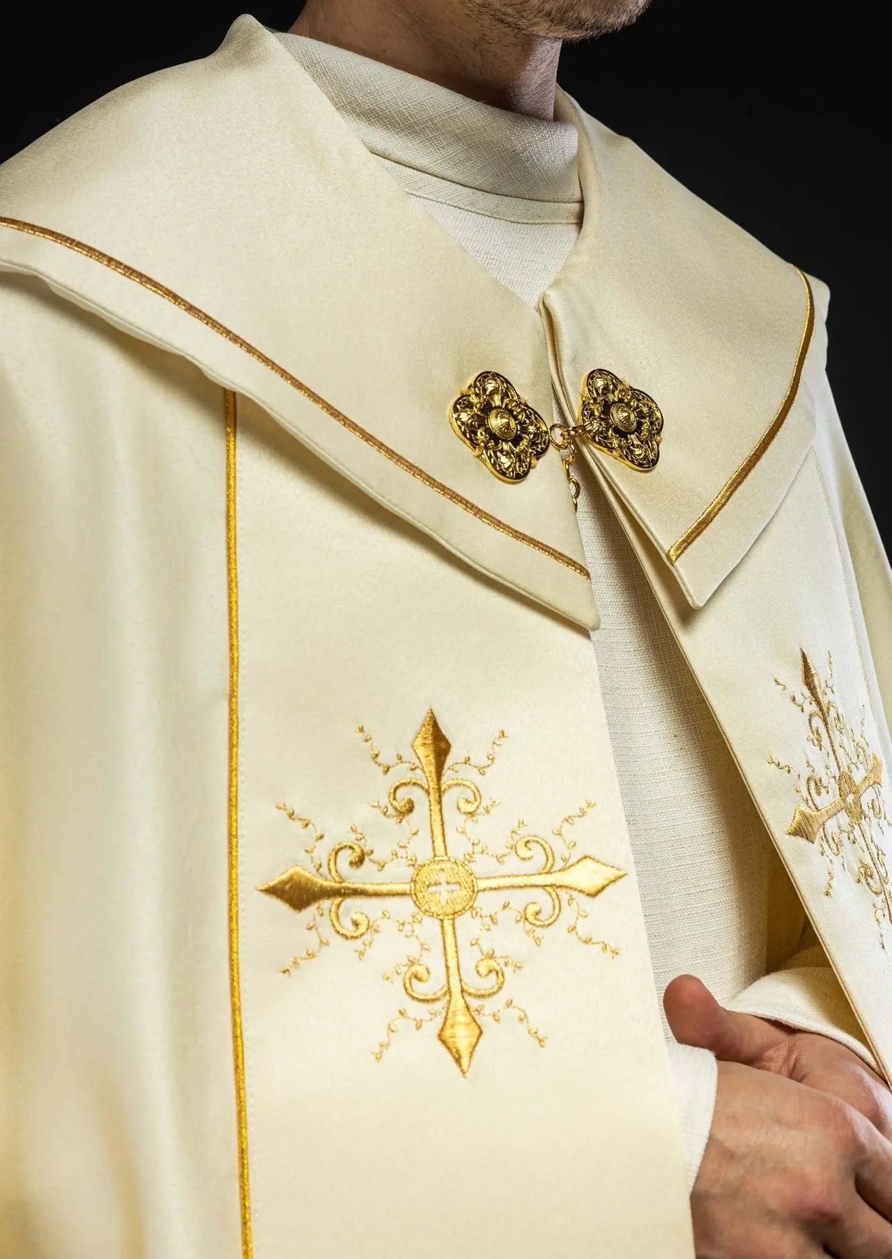 Embroidered ecru liturgical chapel