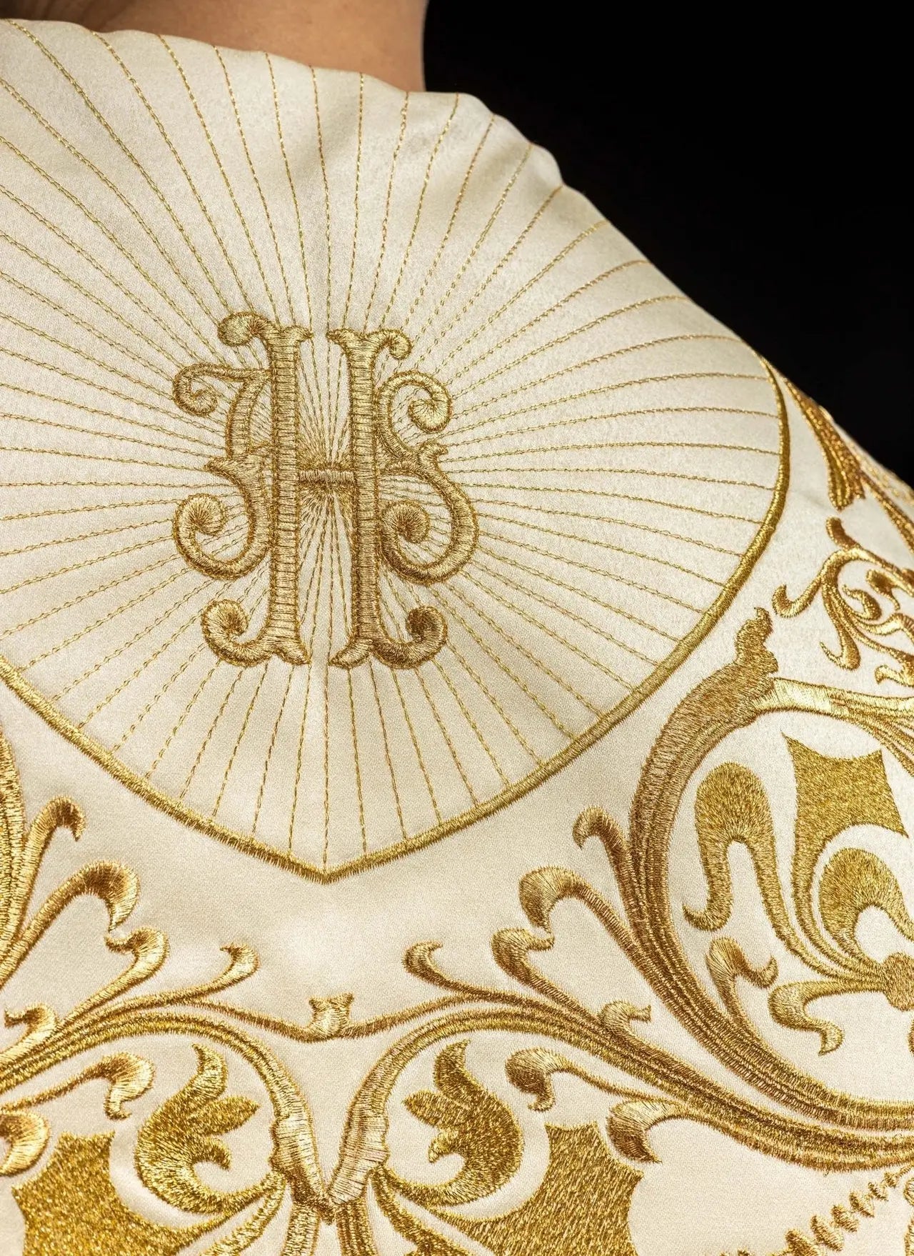Embroidered liturgical chapel IHS ecru