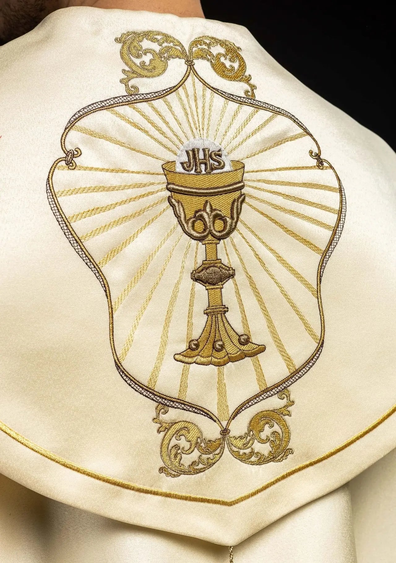 Liturgical chapel embroidered chalice and IHS ecru