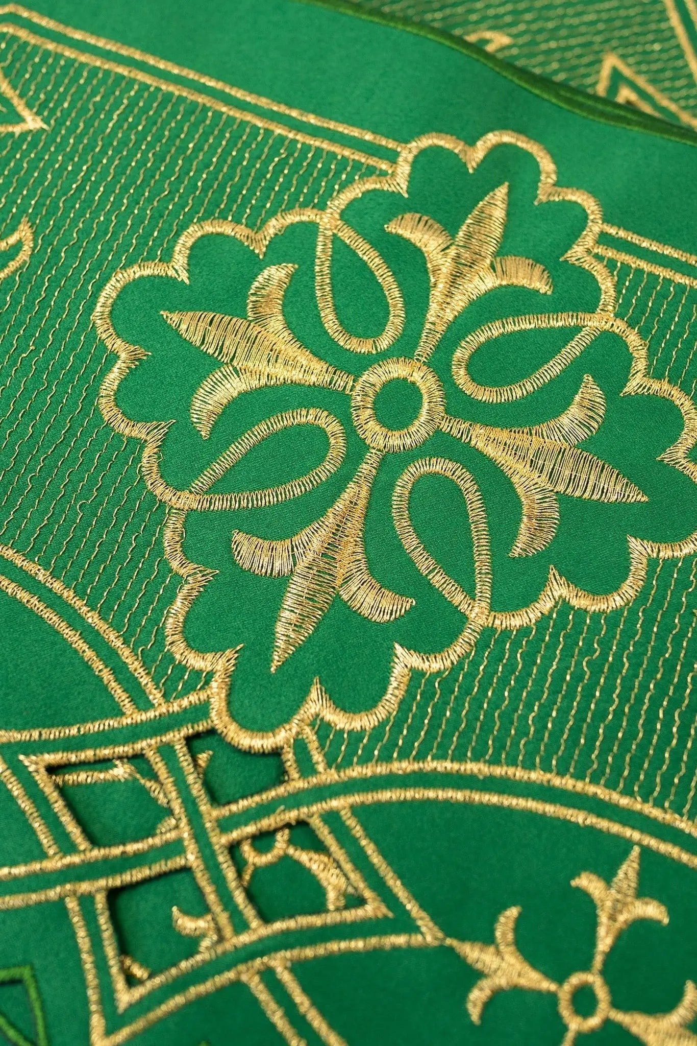 Metro con bordado frontal Roseta Verde
