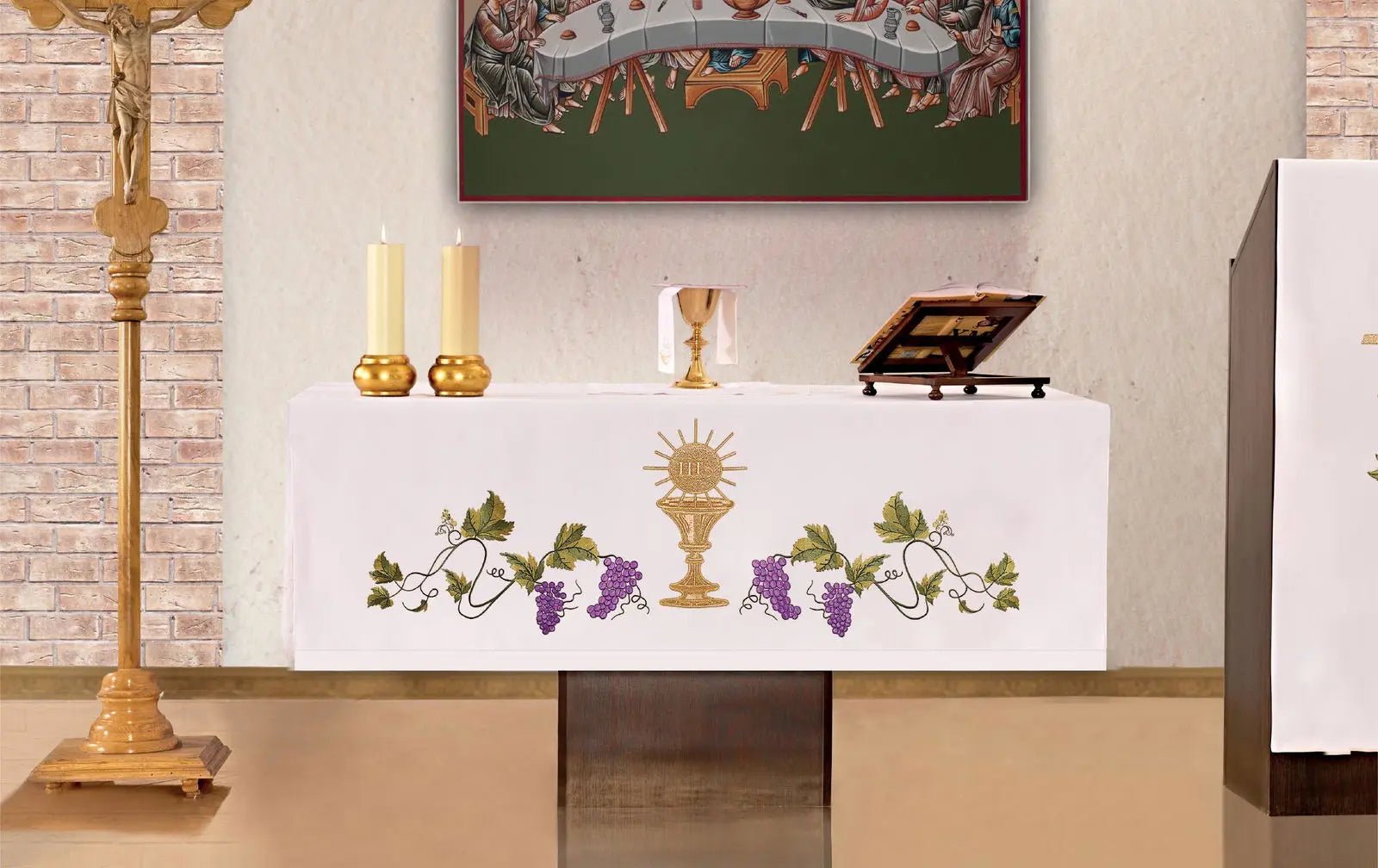 Mantel de altar con bordado frontal Cáliz y Uvas