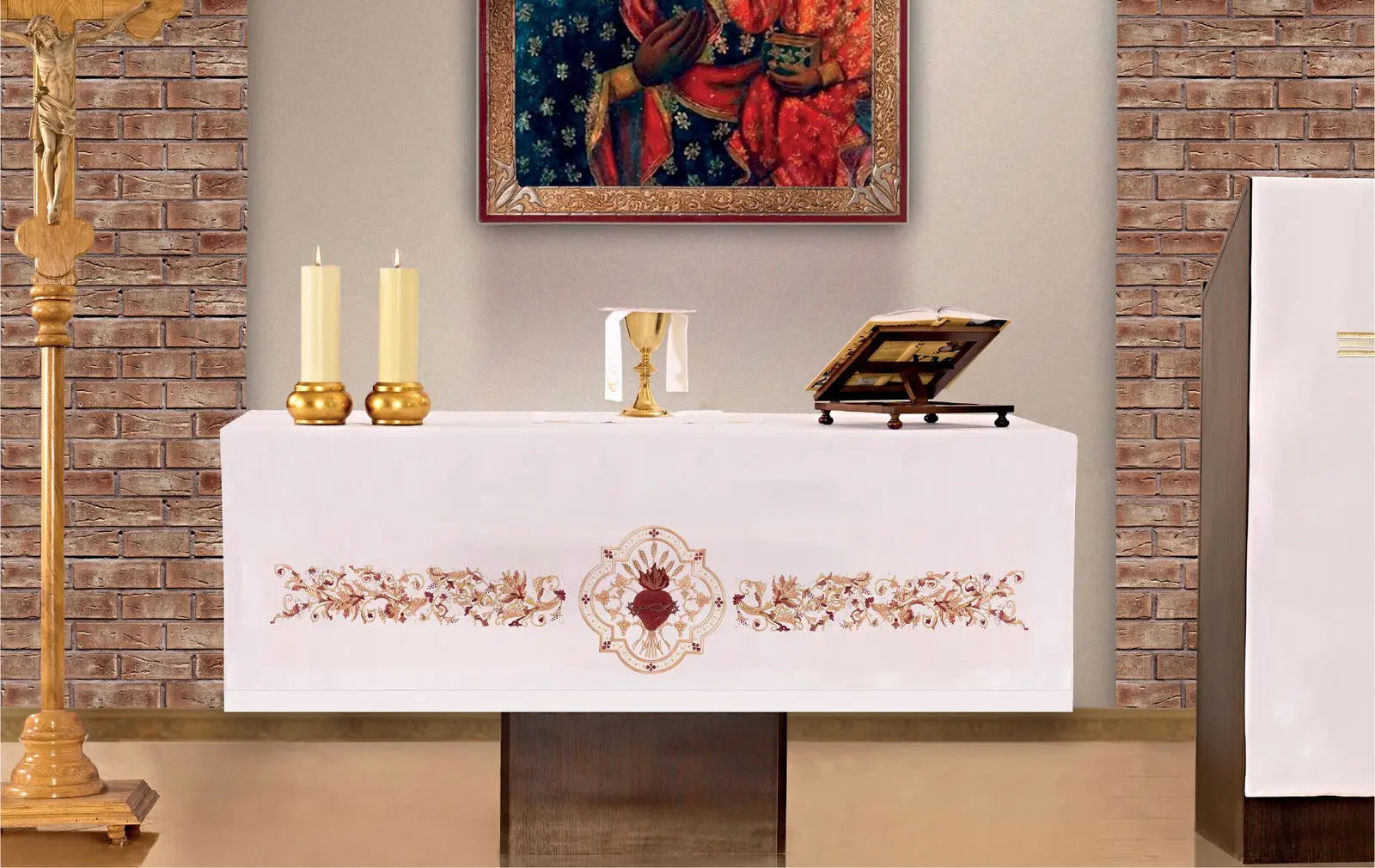 Altar cloth with frontal embroidery with Heart of Jesus motif