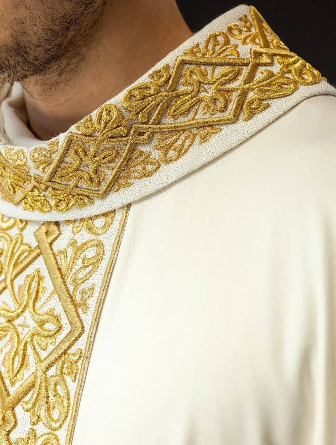 Chasuble richly embroidered floral motif with crosses Ecru