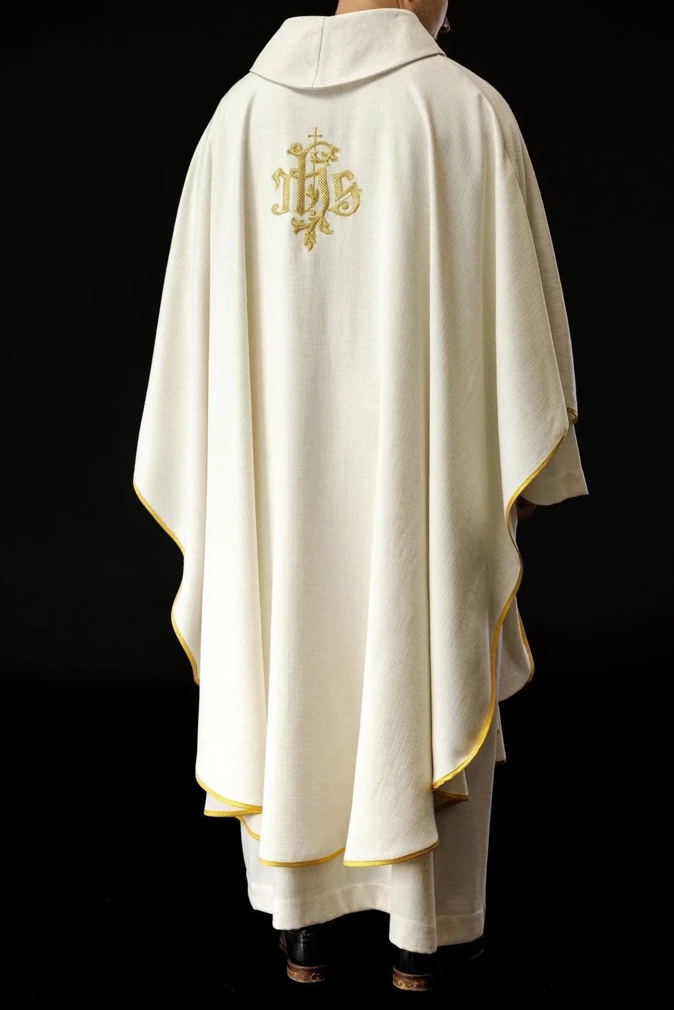 Casulla color crudo con imagen del Jesús Misericordioso