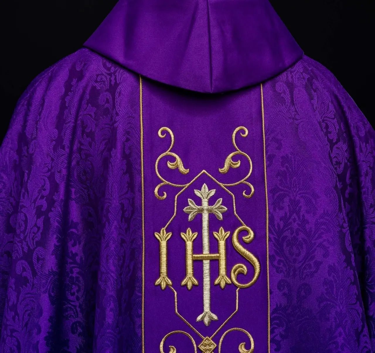 Casulla bordada IHS tela decorativa púrpura
