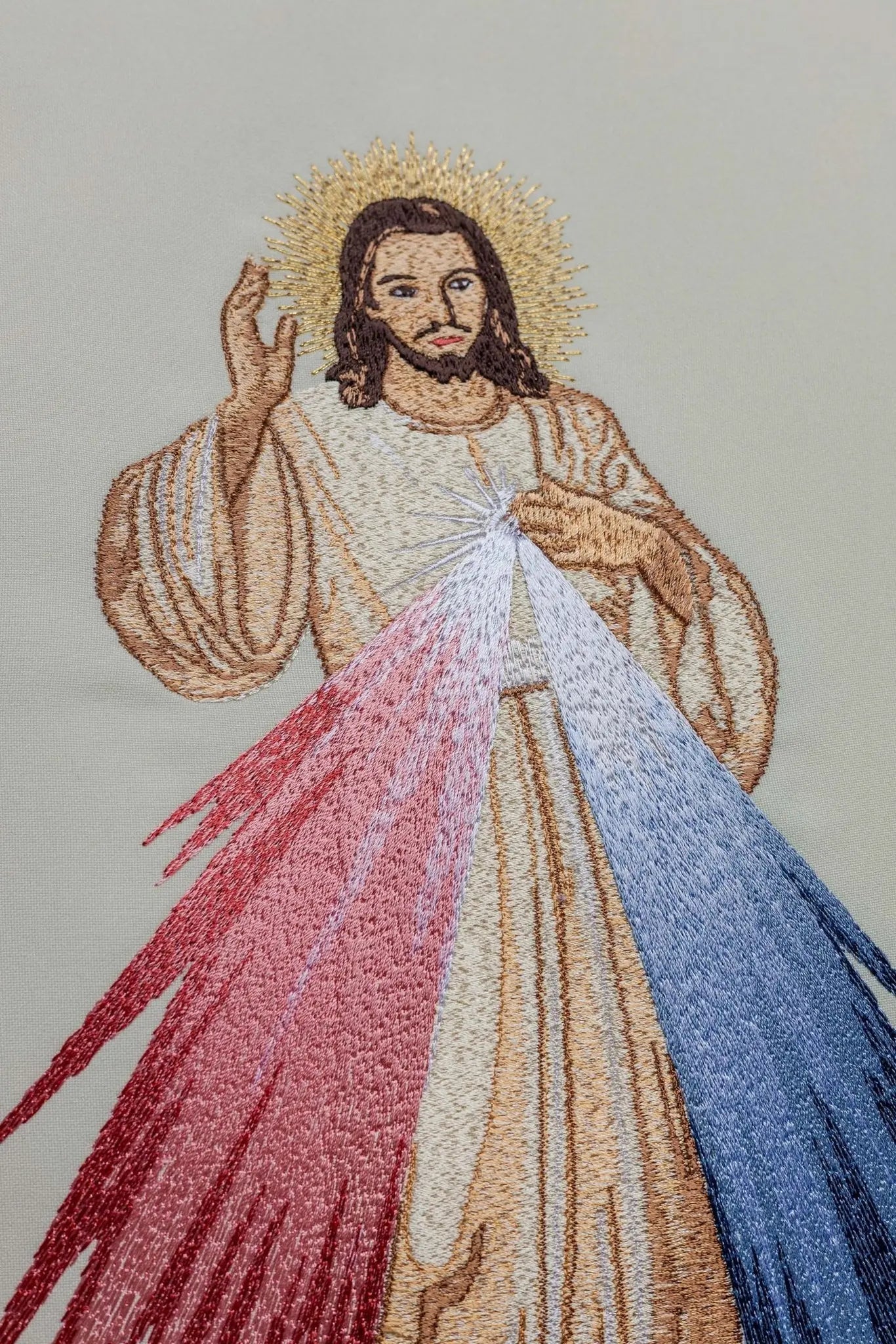 Embroidered chasuble of Merciful Jesus and IHS ecru