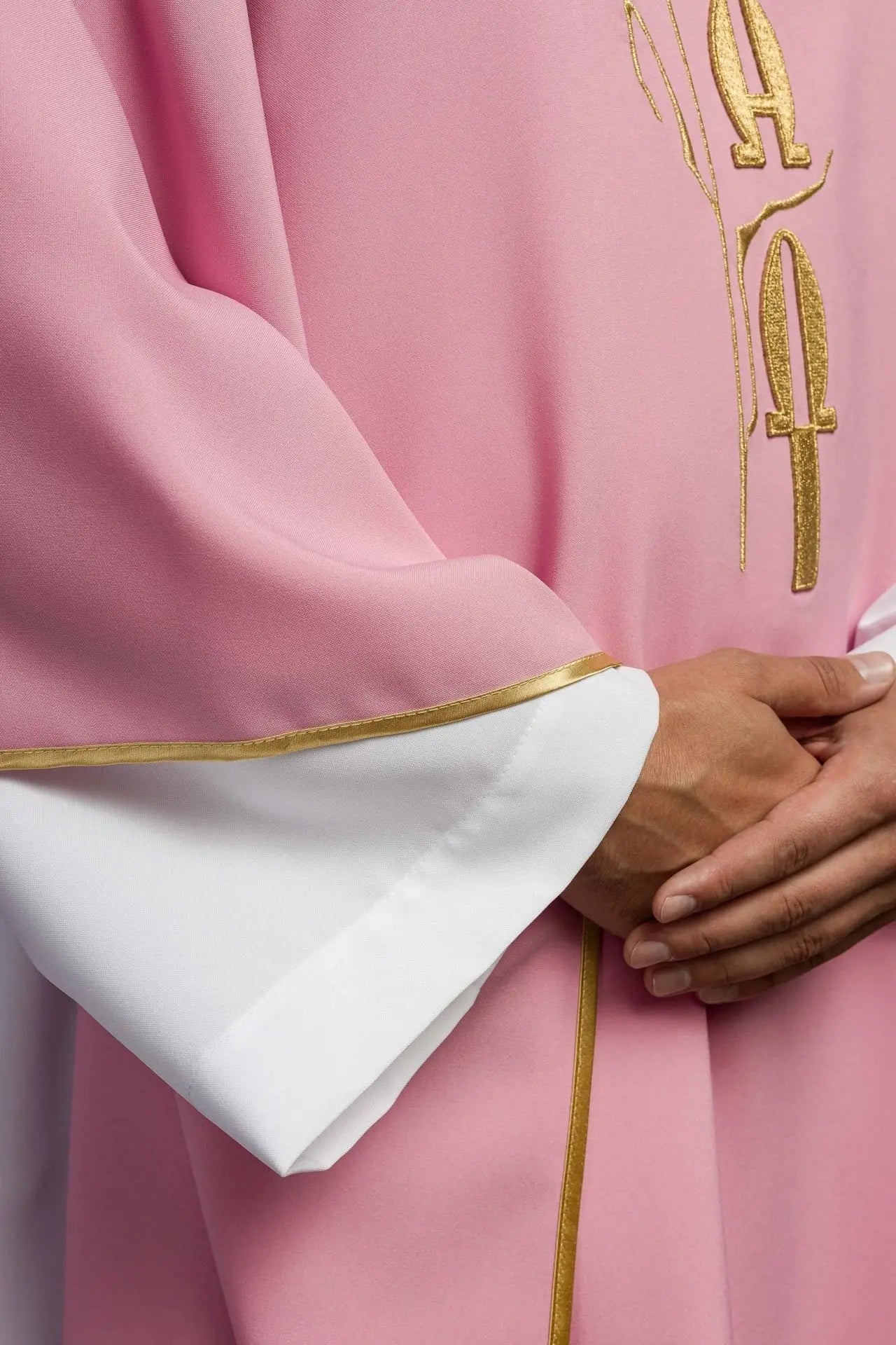 Embroidered chasuble Cross and IHS Pink