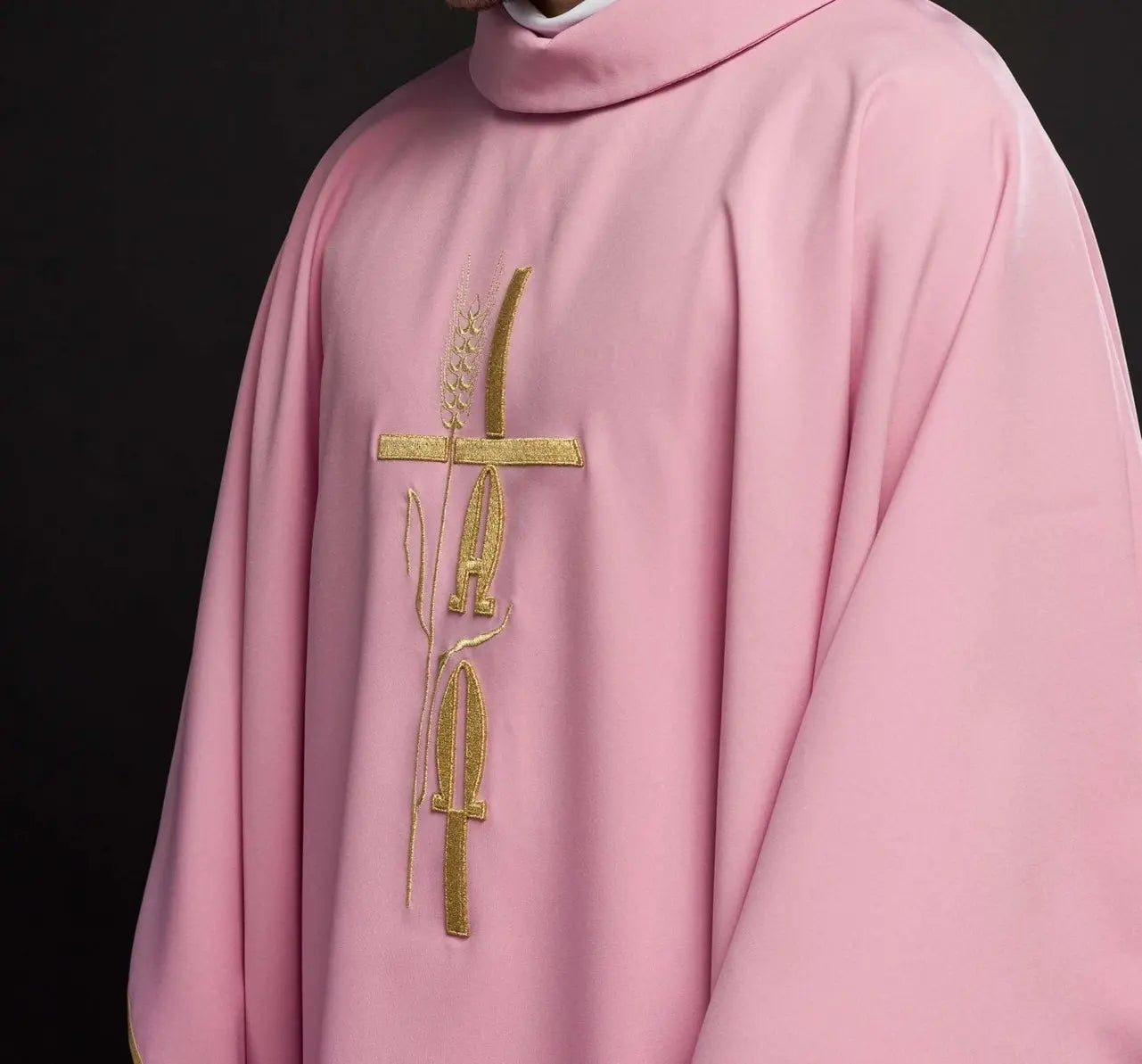 Embroidered chasuble Cross and IHS Pink