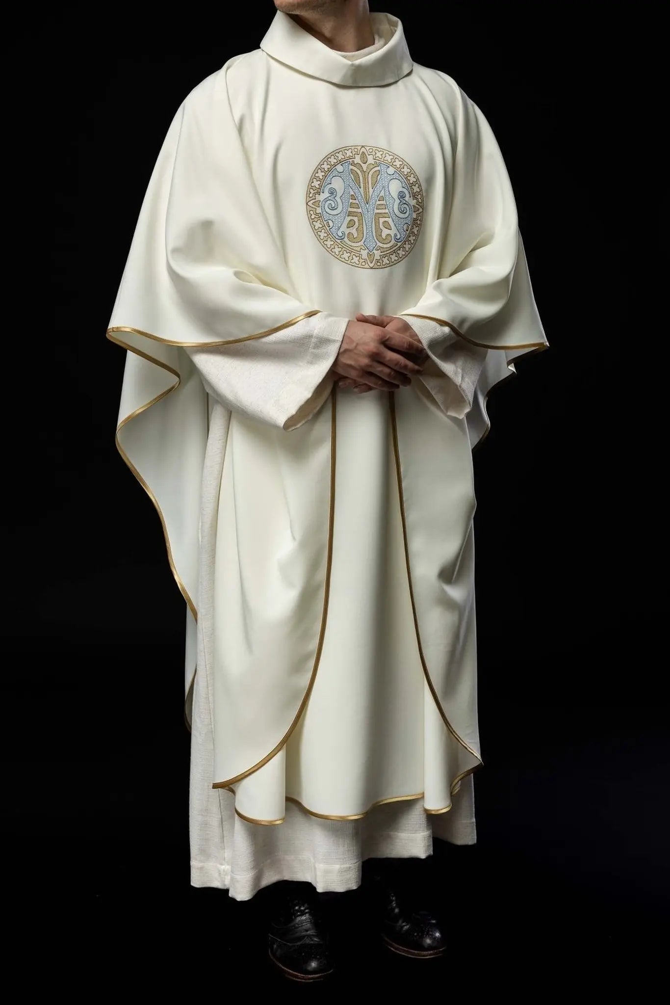 Embroidered Marian Chasuble – Ecru