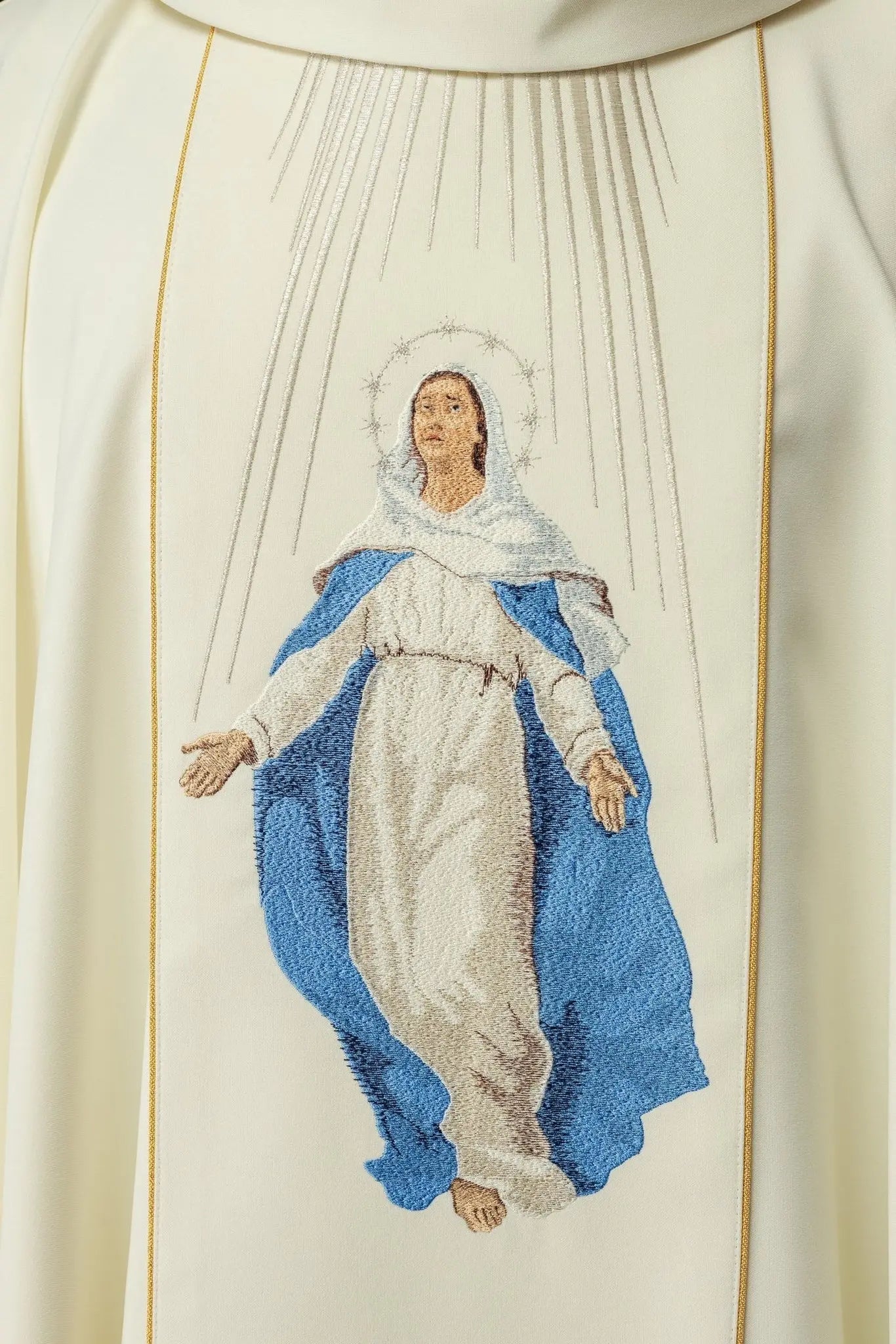 Embroidered chasuble with the image of Our Lady of the Assumption