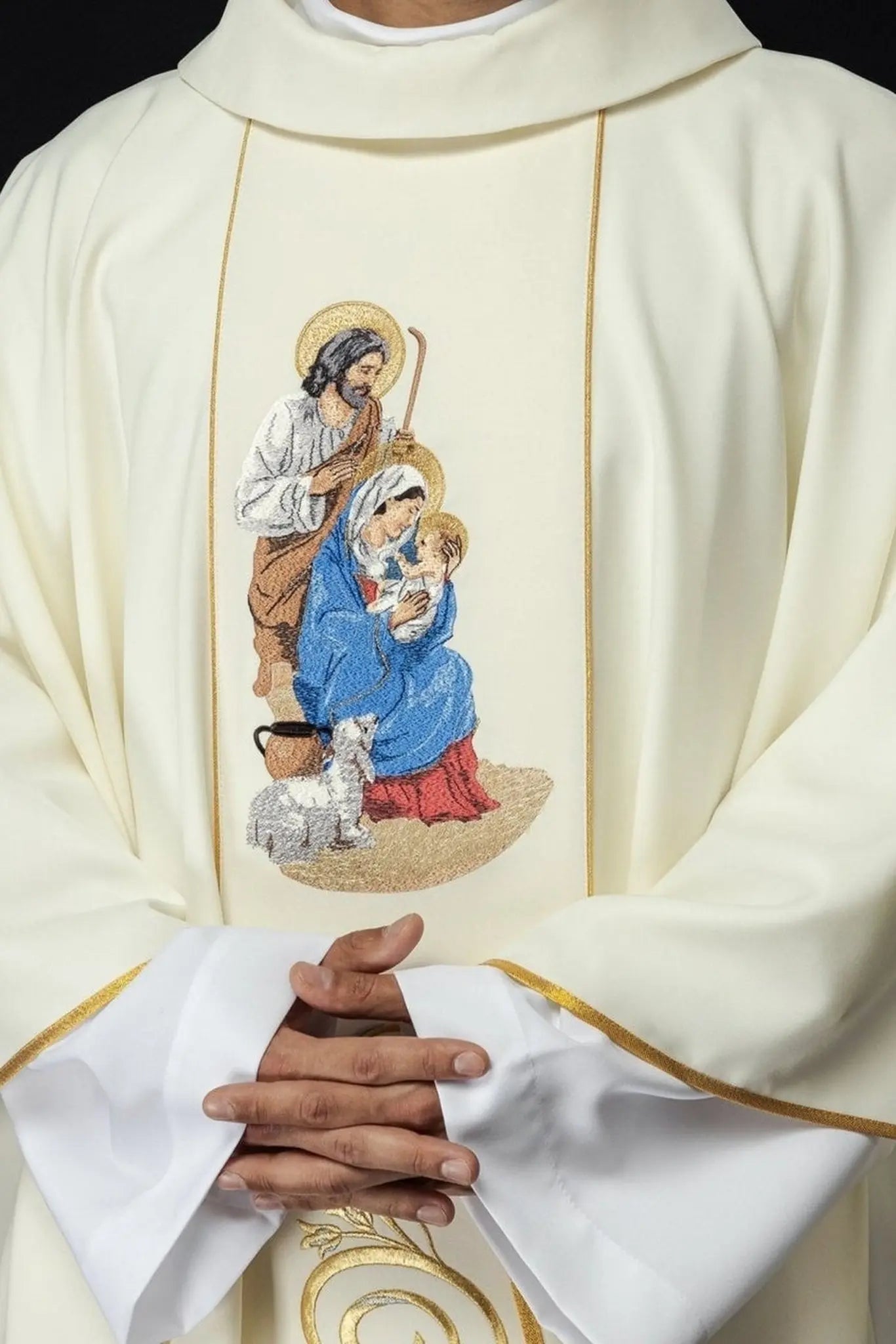 Casulla bordada con la imagen de la Sagrada Familia para Navidad