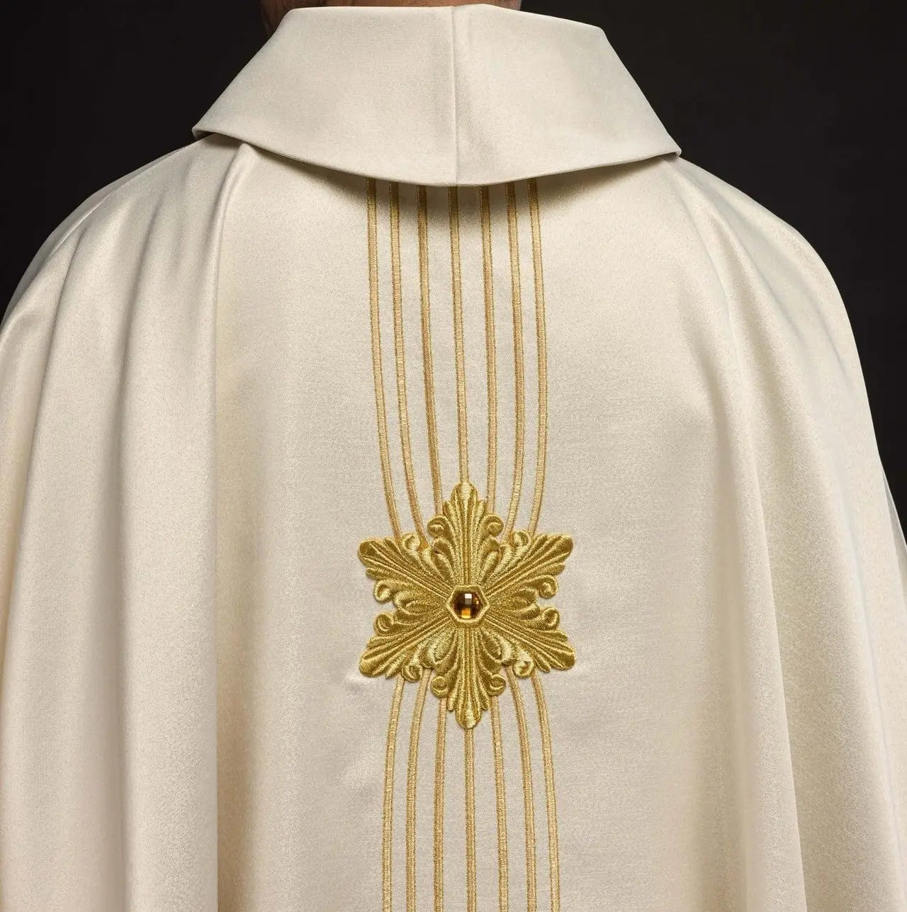 Marian liturgical chasuble shining with stones LE/7025 ECRU