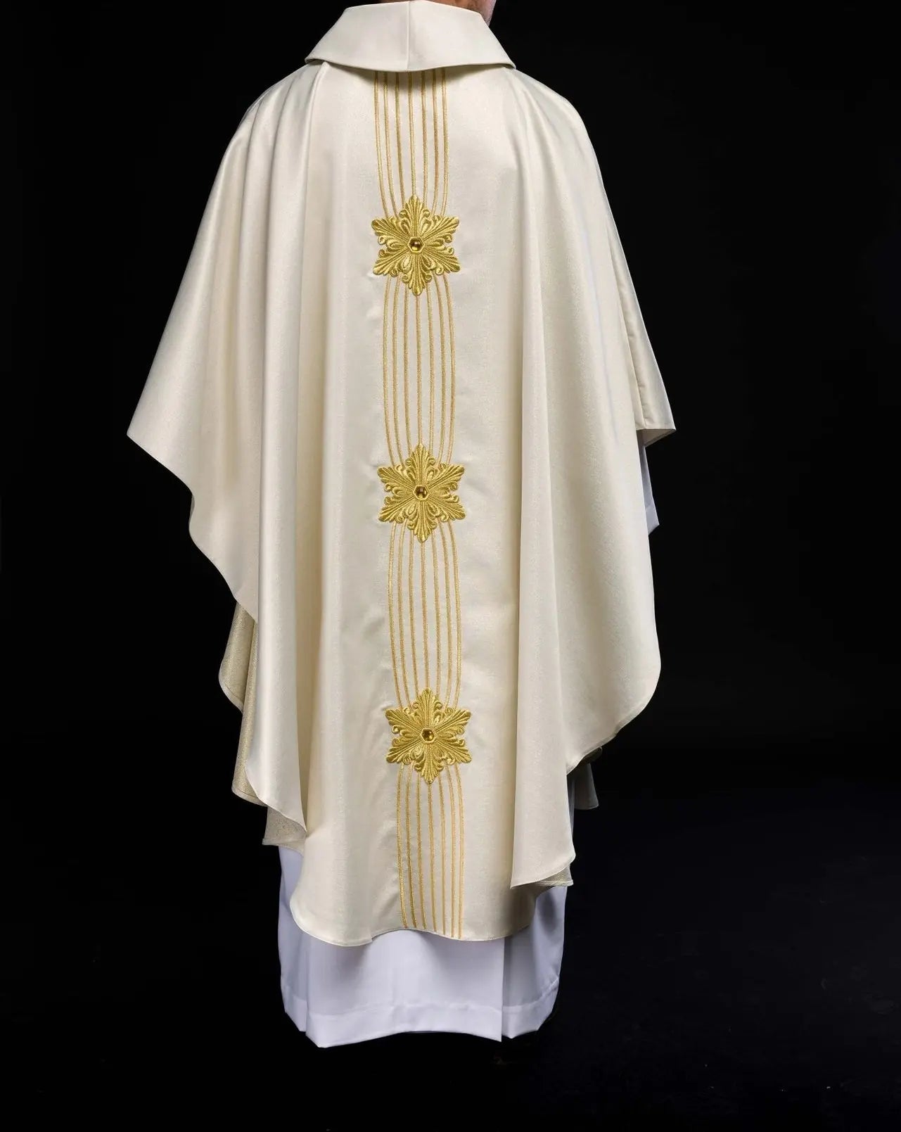 Marian liturgical chasuble shining with stones LE/7025 ECRU