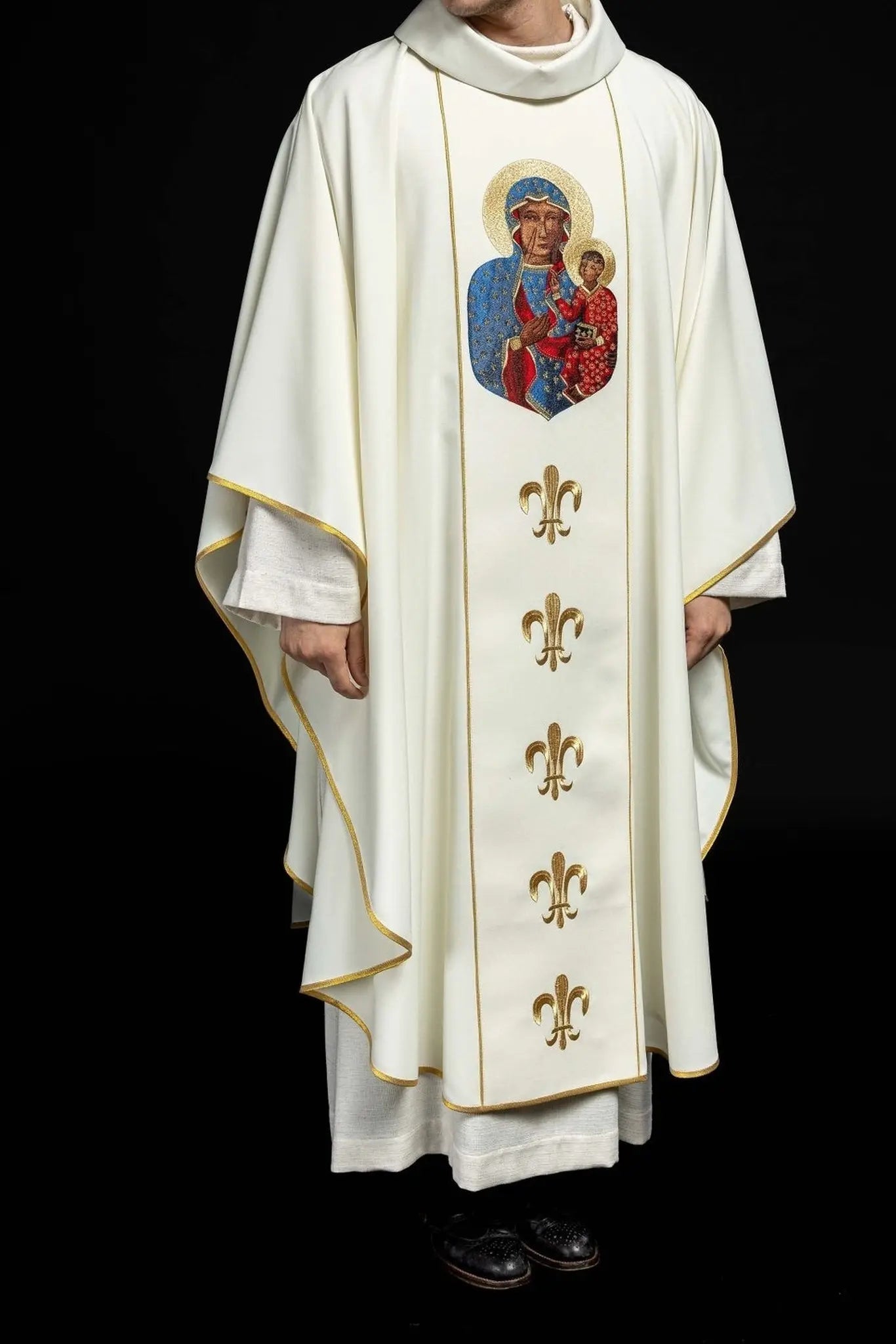 Casulla de Nuestra Señora de Czestochowa en ecru