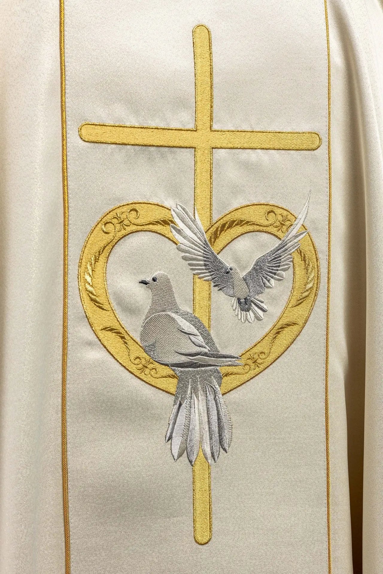 Wedding chasuble in the colour ecru