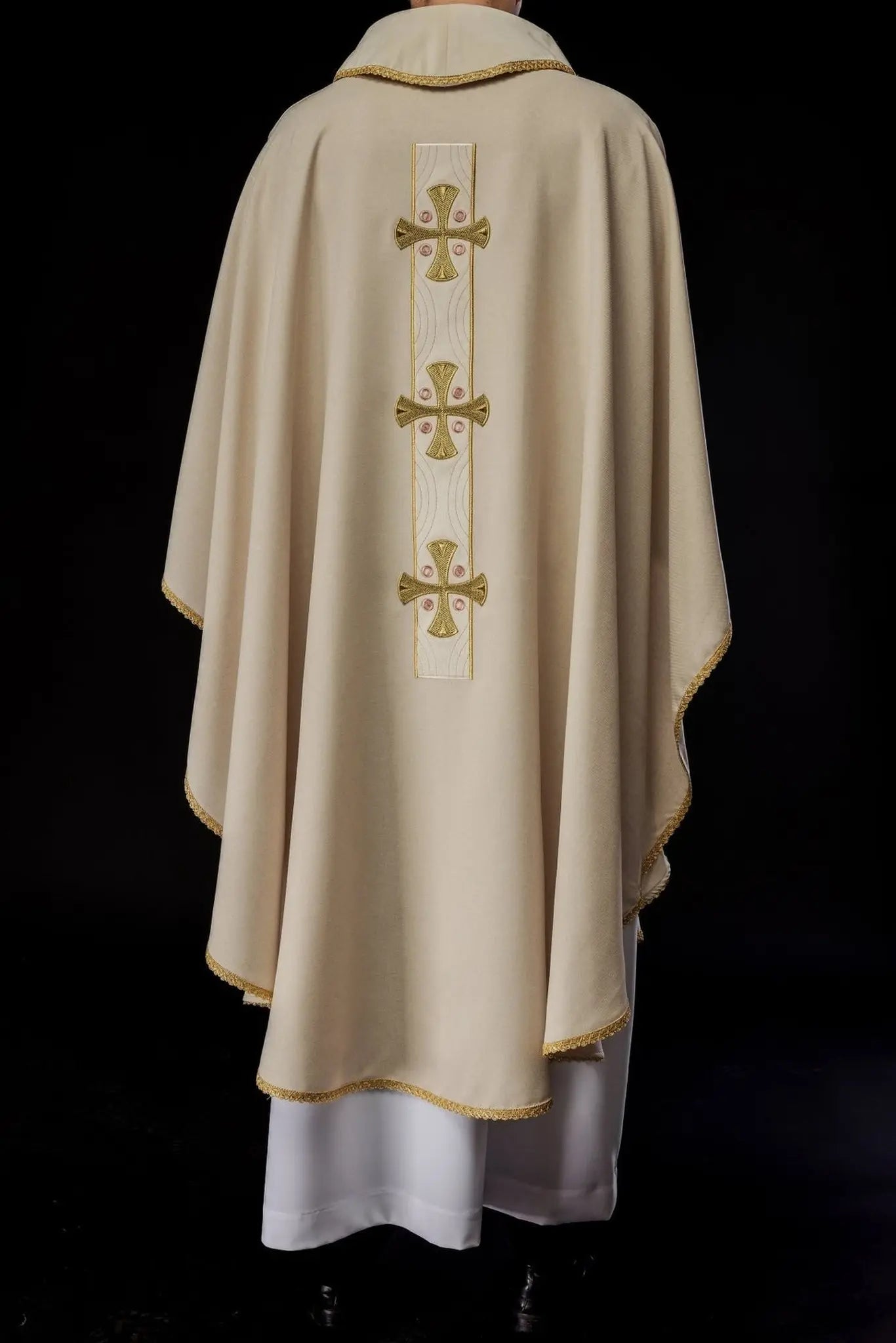 Chasuble with embroidered gold crosses and collar trim in ecru color