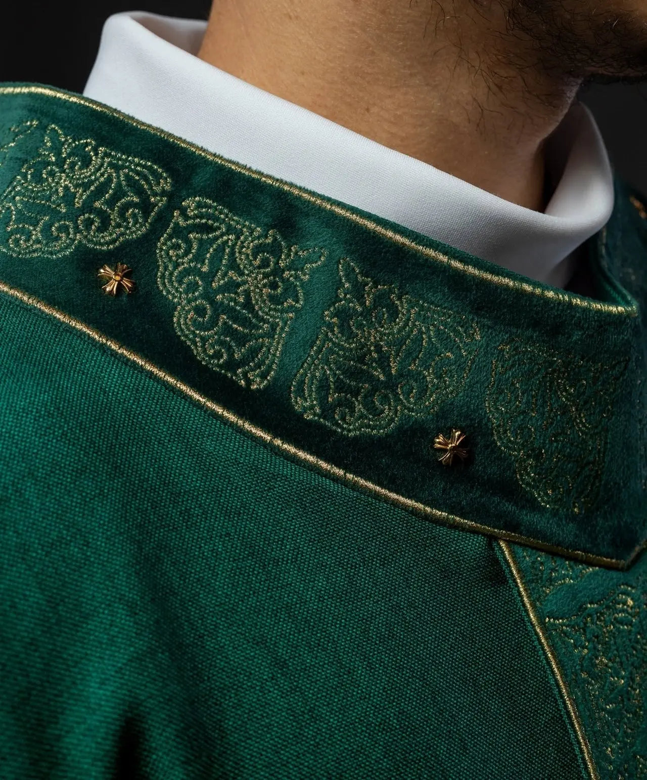 Chasuble with richly embroidered belt and collar in green
