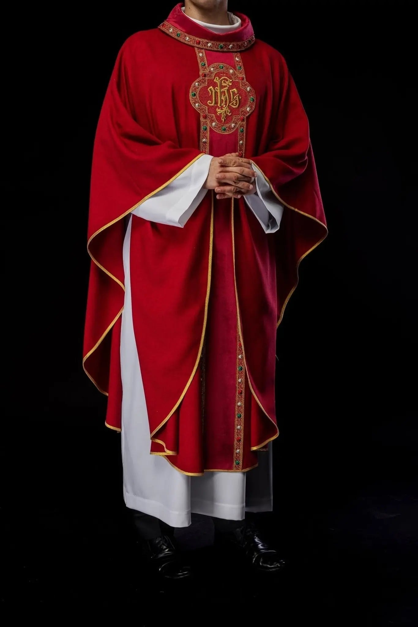 Chasuble with richly embroidered belt and piping around the IHS embroidery and collar in red