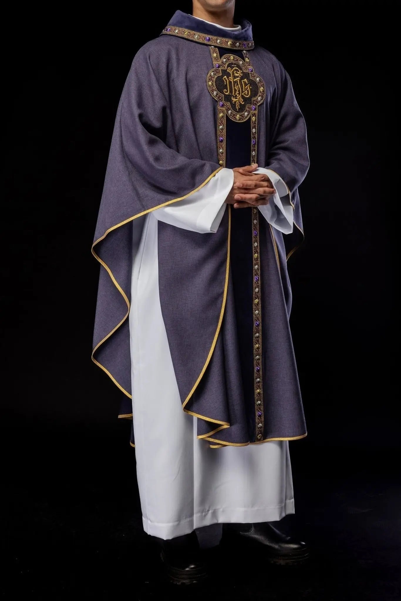 Chasuble with richly embroidered belt and piping around the IHS embroidery and collar in purple