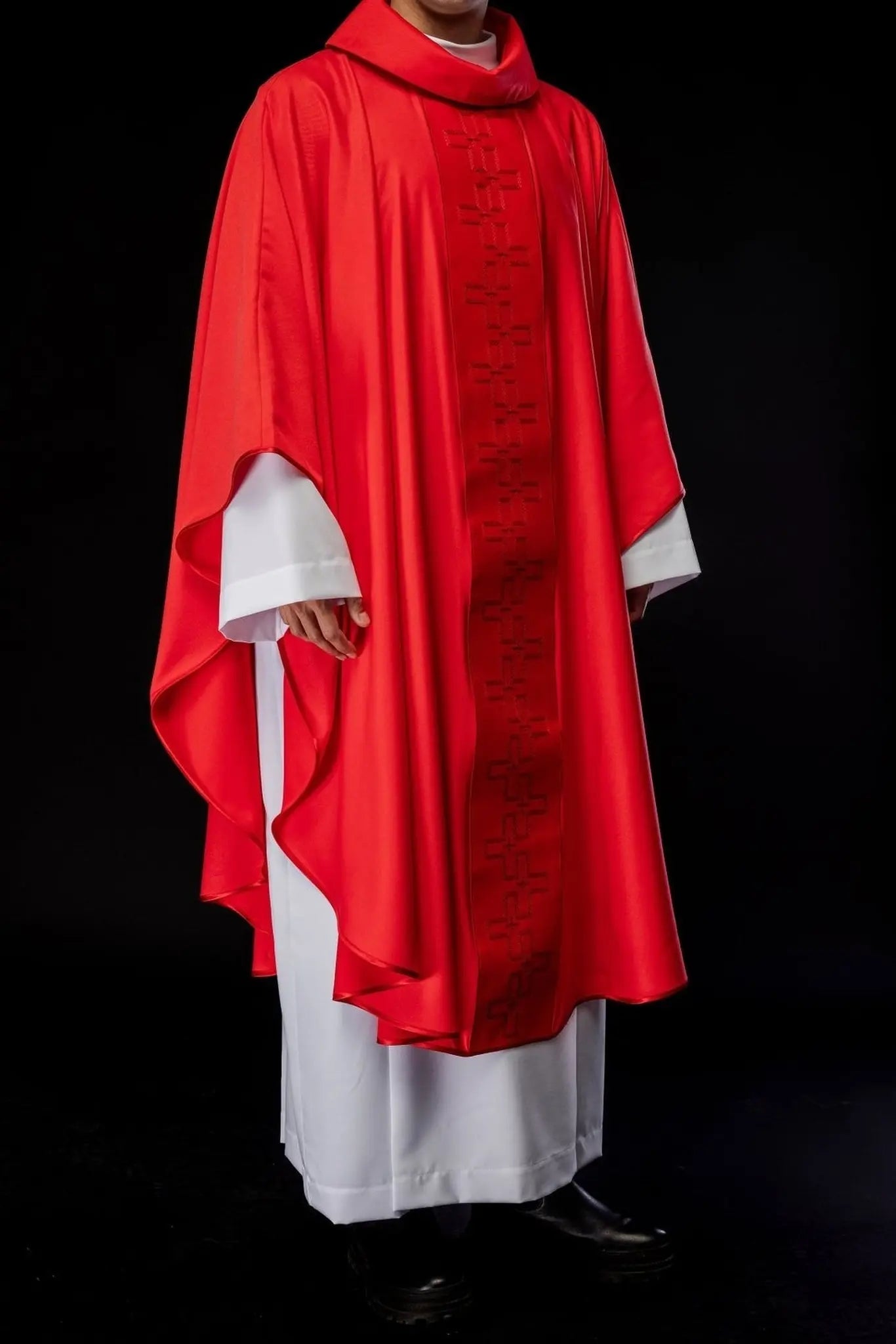 Chasuble with richly embroidered belt in red cross embroidery