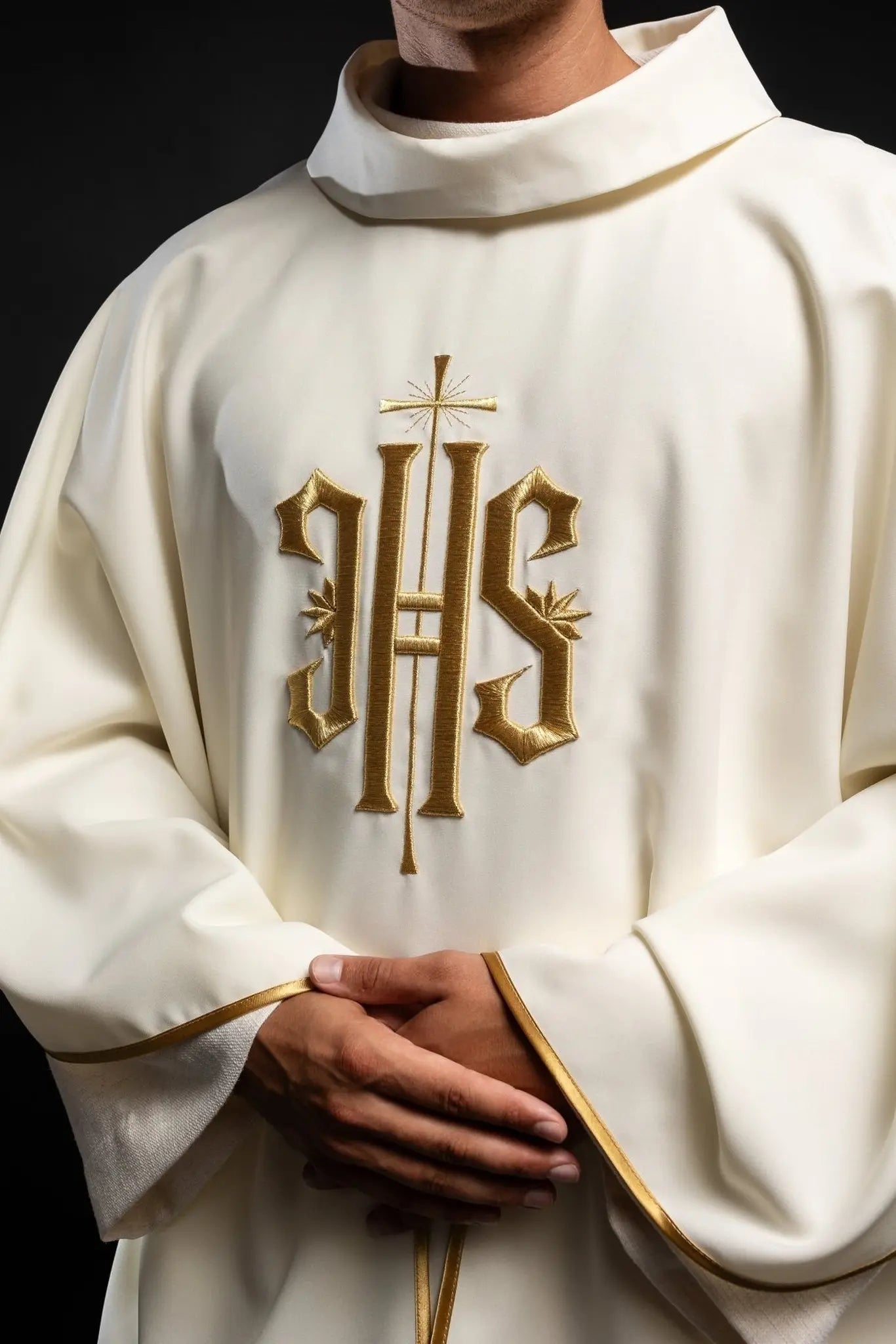 Chasuble with IHS embroidery in ecru