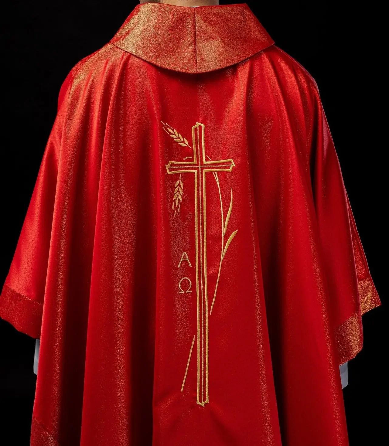 Chasuble with cross and ear motif in red