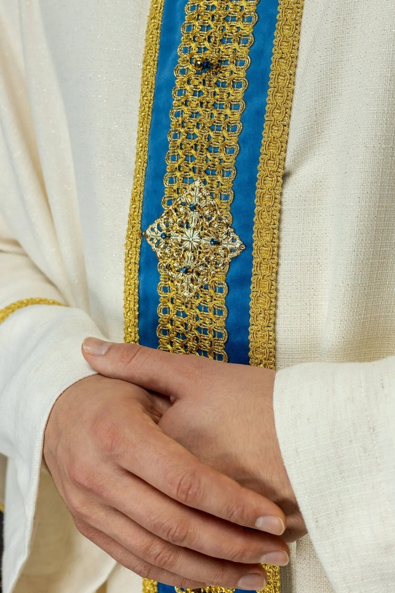 Handmade Chasuble with Natural Stones – Model 7001