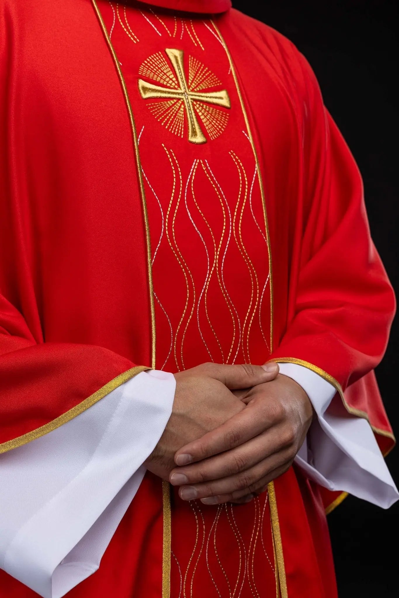 Red Embroidered Chasuble with Cross - HAFTINA ATELIER